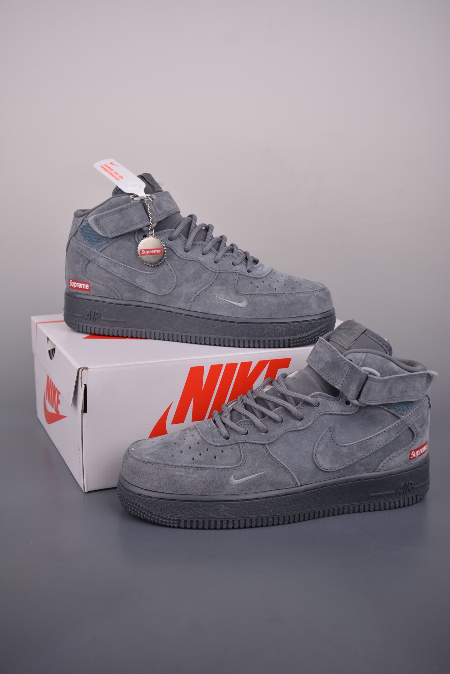 NIKE &シュプリーム 靴 シューズ スニーカー 恋人着
