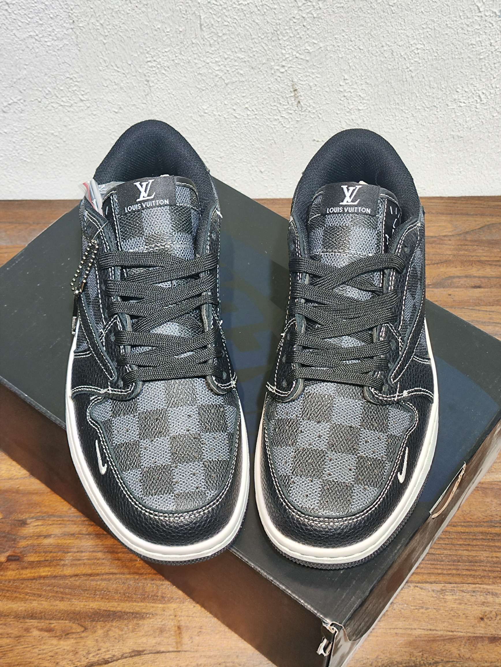 NIKE & ルイヴィトン 靴 シューズ スニーカー 恋人着