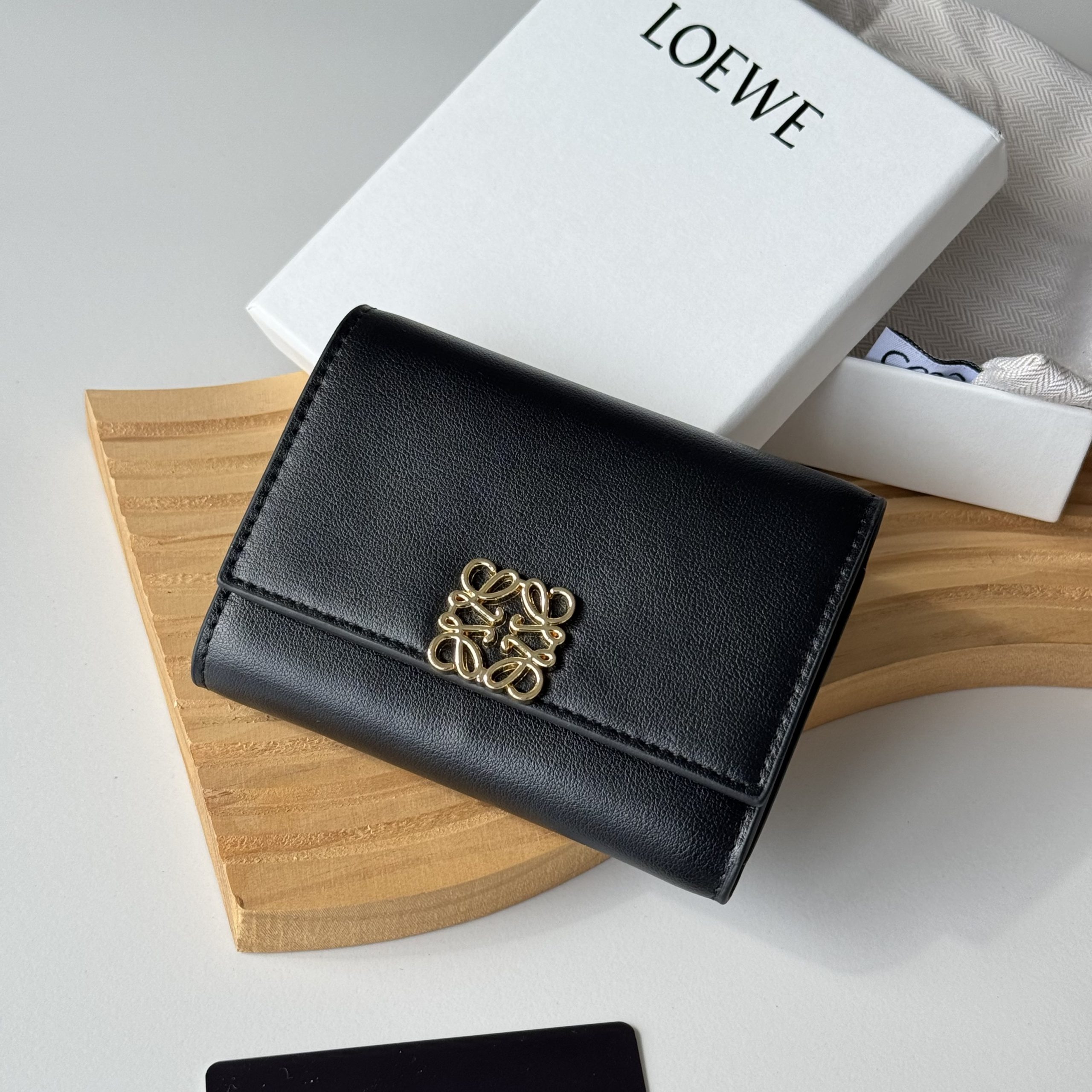 人気ランキングNO1 ロエベ 財布/三つ折り短財布 25612