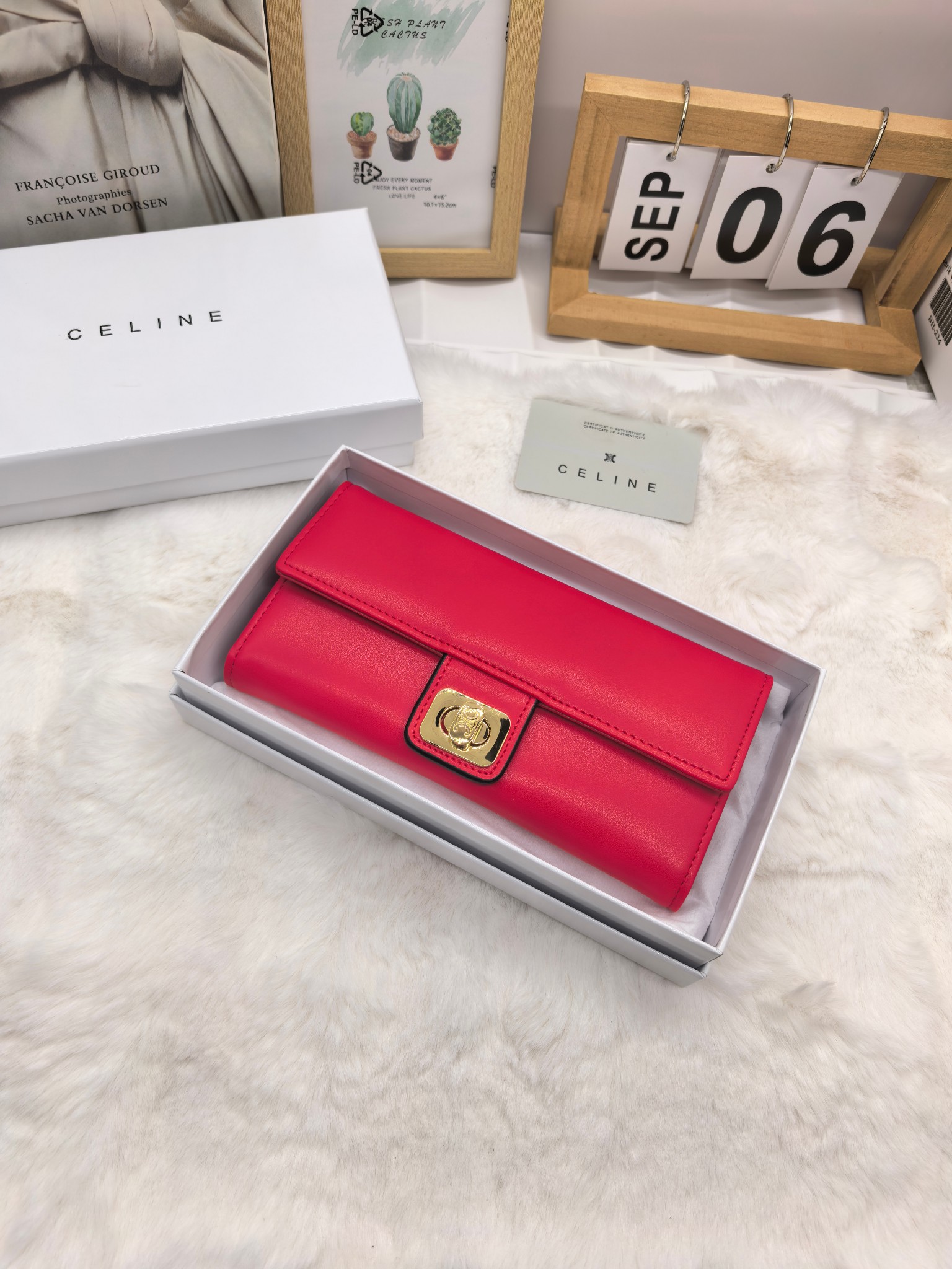 【新品値下受付】 セリーヌ ラウンドファスナー式財布