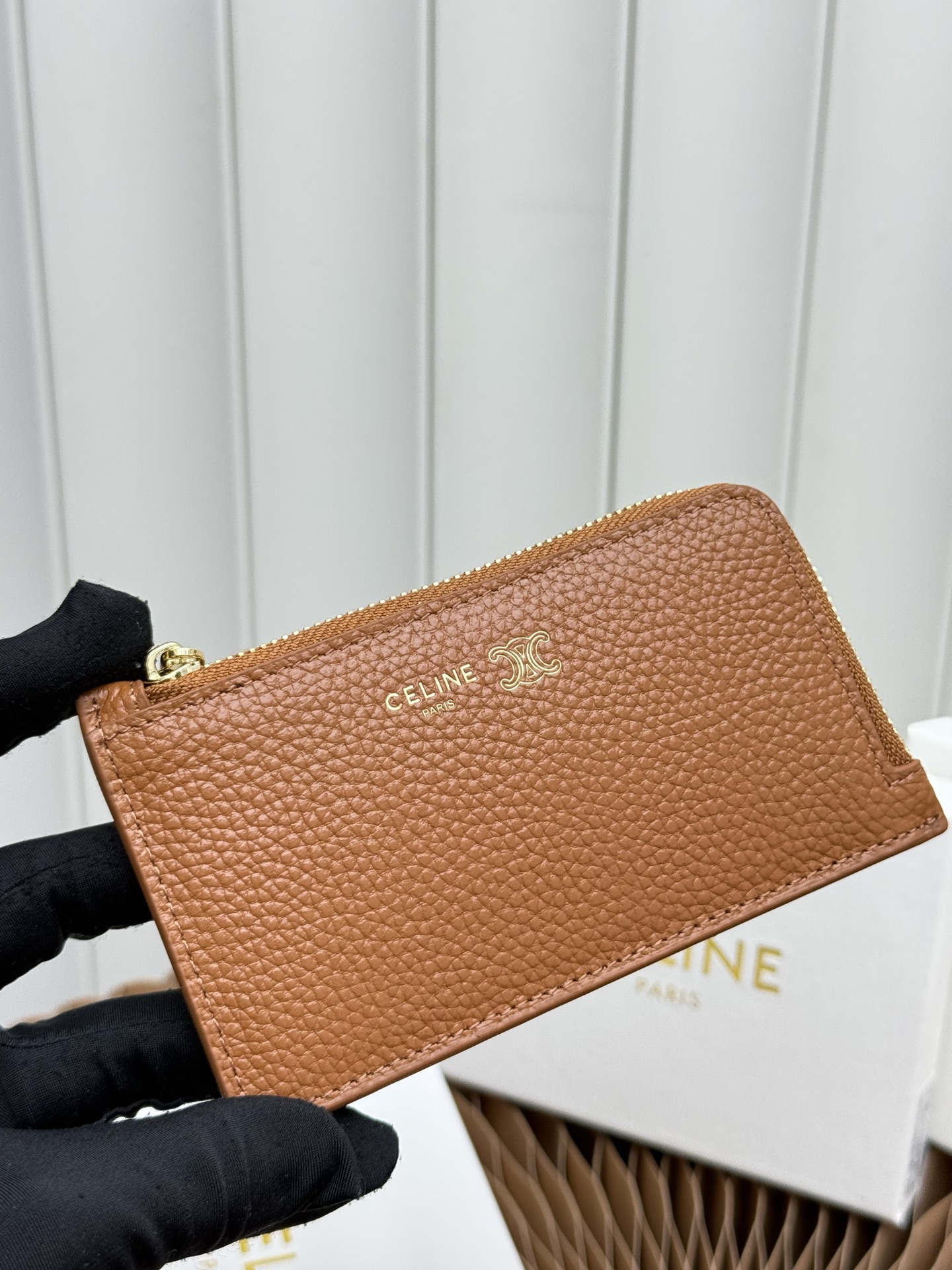 【新品値下受付】 セリーヌ ラウンドファスナー式財布 25612