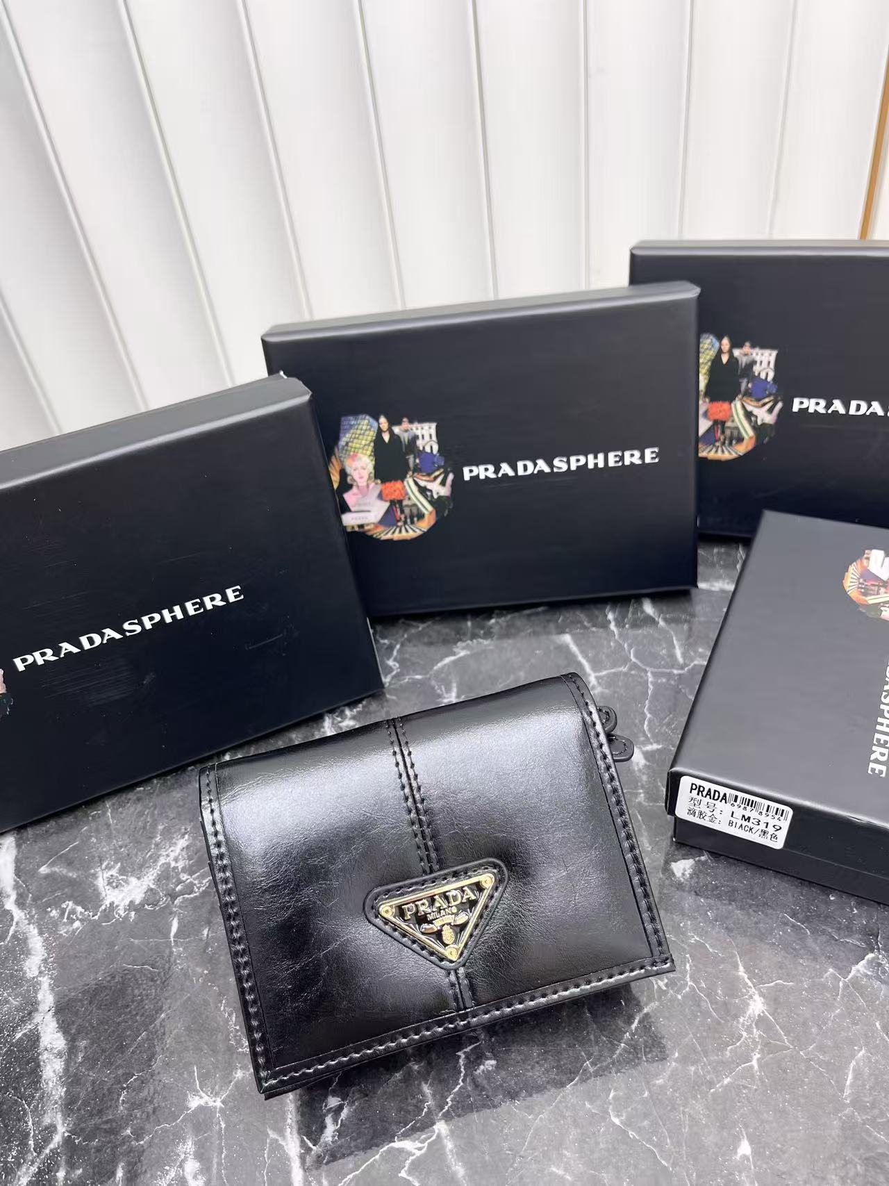 新着アイテムプラダ 財布/二つ折り短財布 25612
