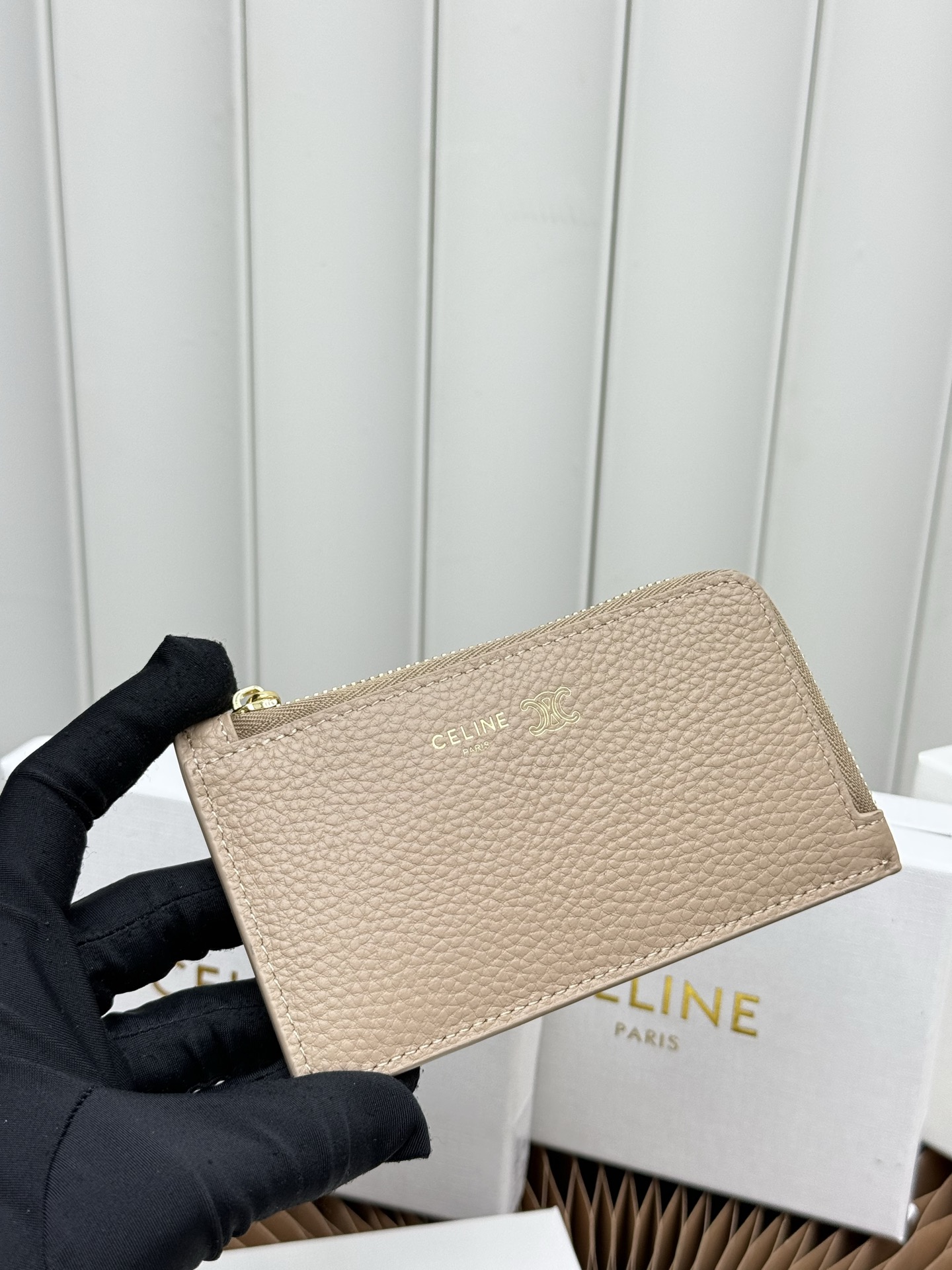 【新品値下受付】 セリーヌ ラウンドファスナー式財布 25612