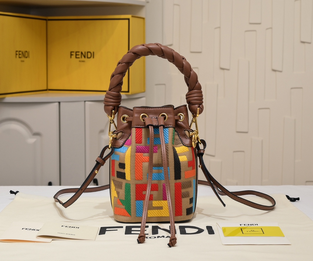 フェンディミニショルダーバッグ バケットバッグ 2512