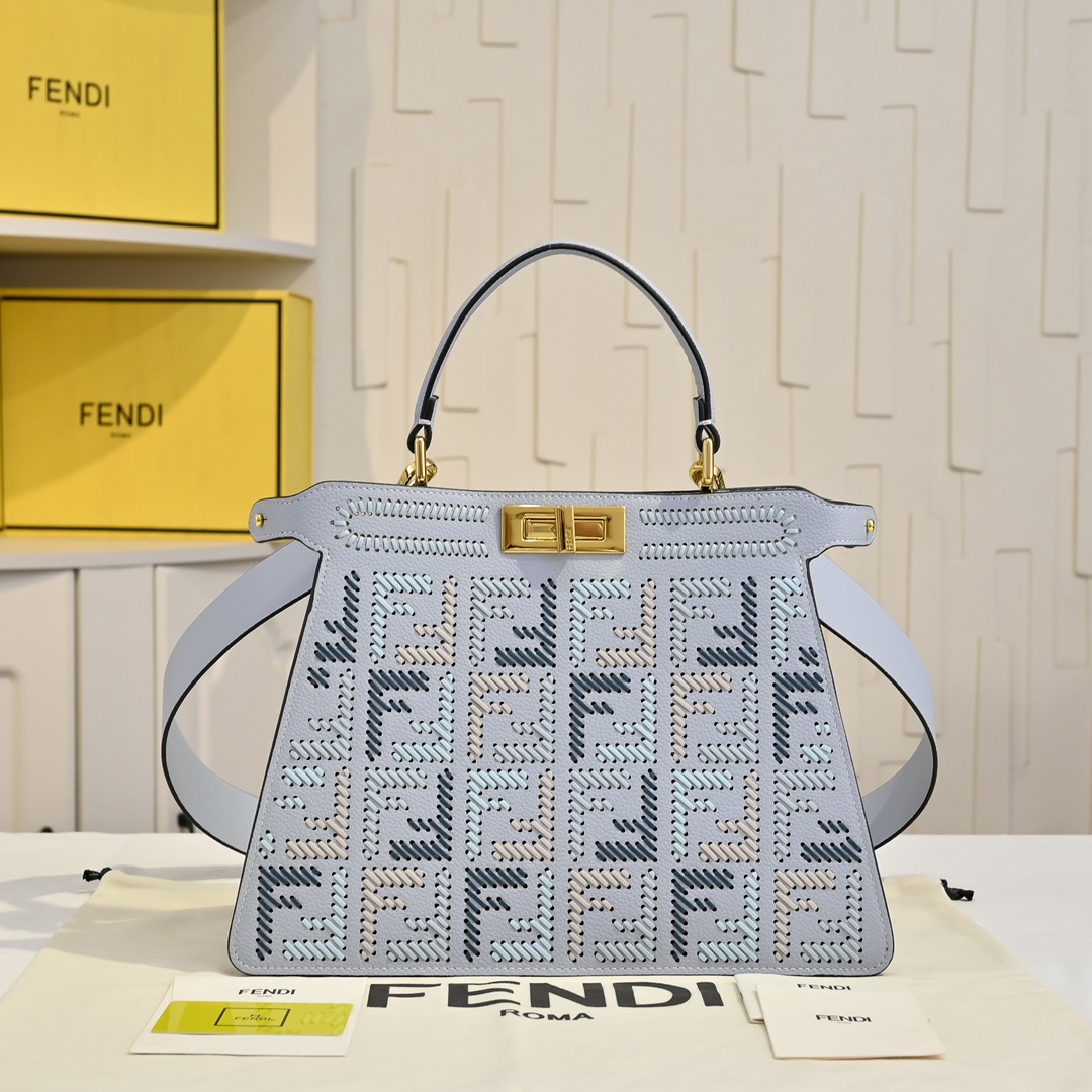 超美品 フェンディ スモール ショルダーバッグ