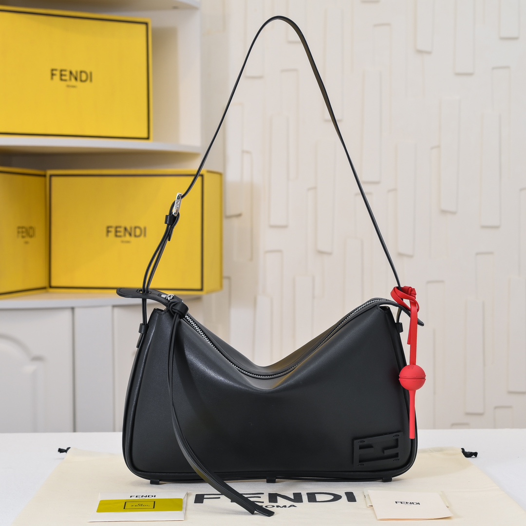 新作通販 超美品 フェンディ 鞄 ハンドバッグ