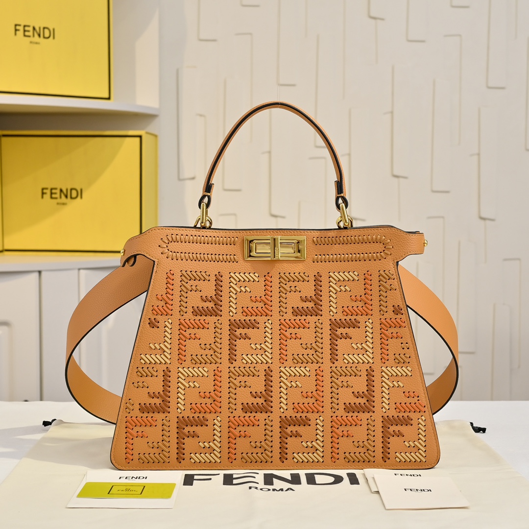 超美品 フェンディ スモール ショルダーバッグ 2512