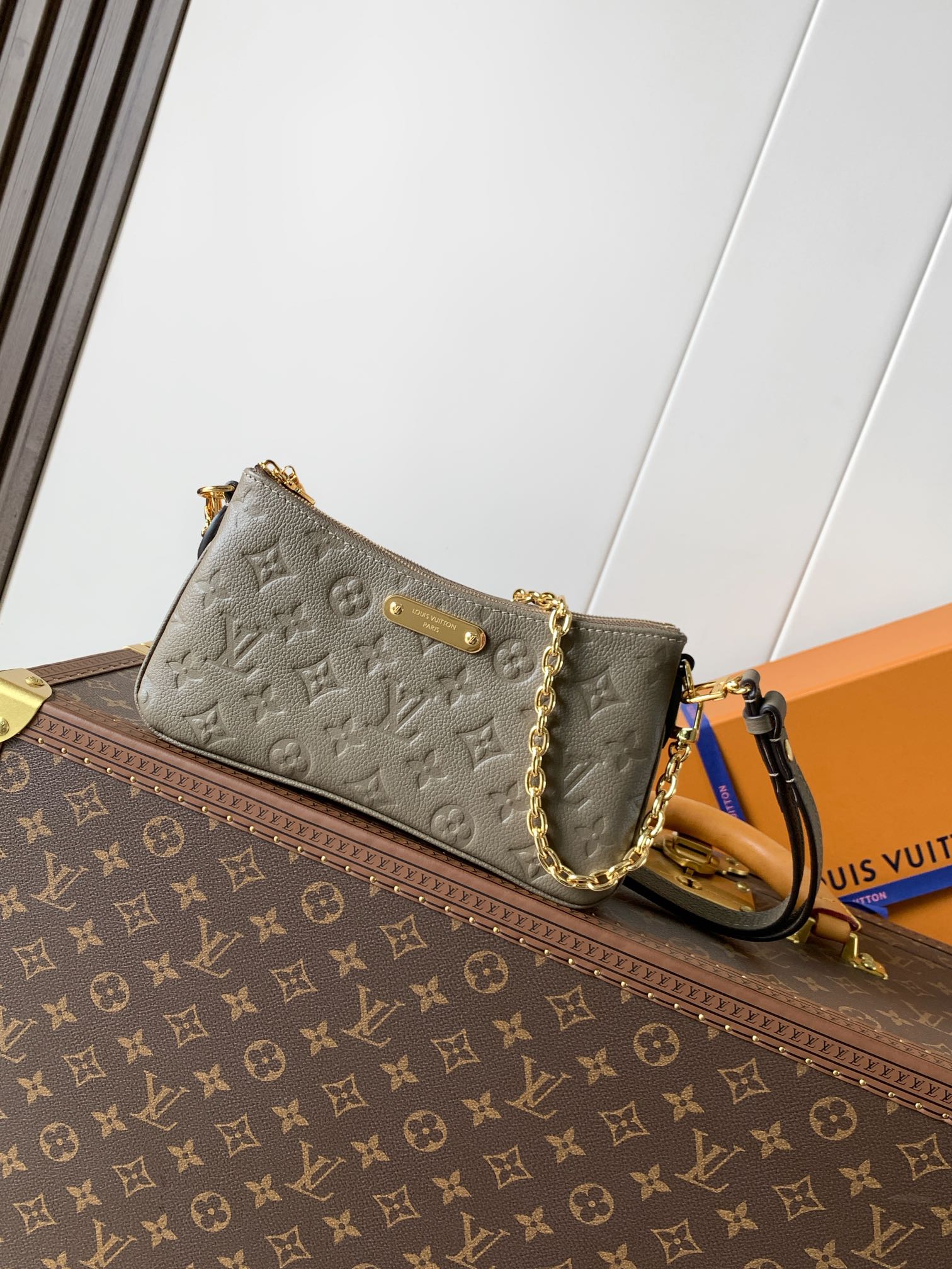 ルイヴィトン Liv Pochette ショルダーバッグ スモークバッグ