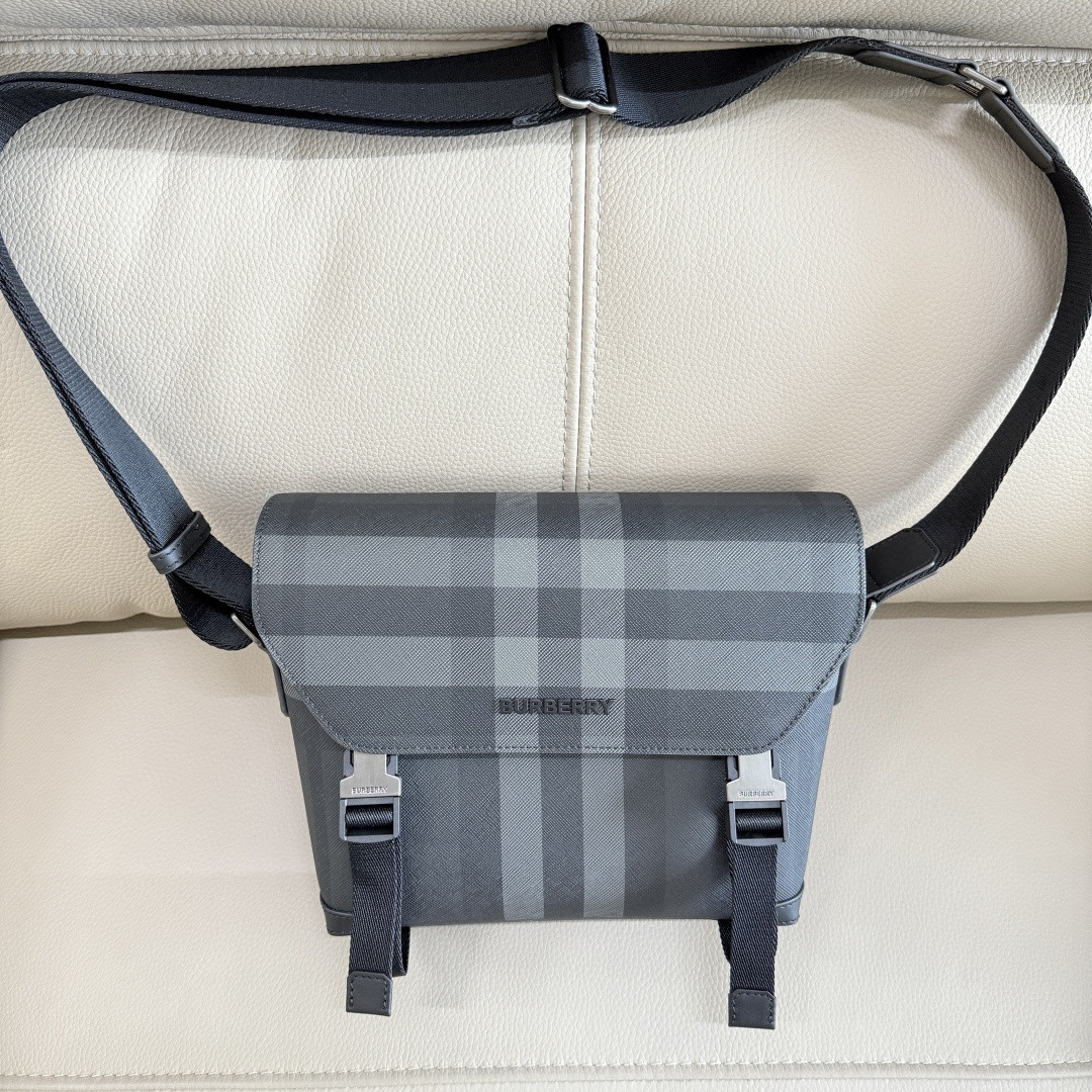 オンライン通販 超美品 バーバリー 鞄 ハンドバッグ