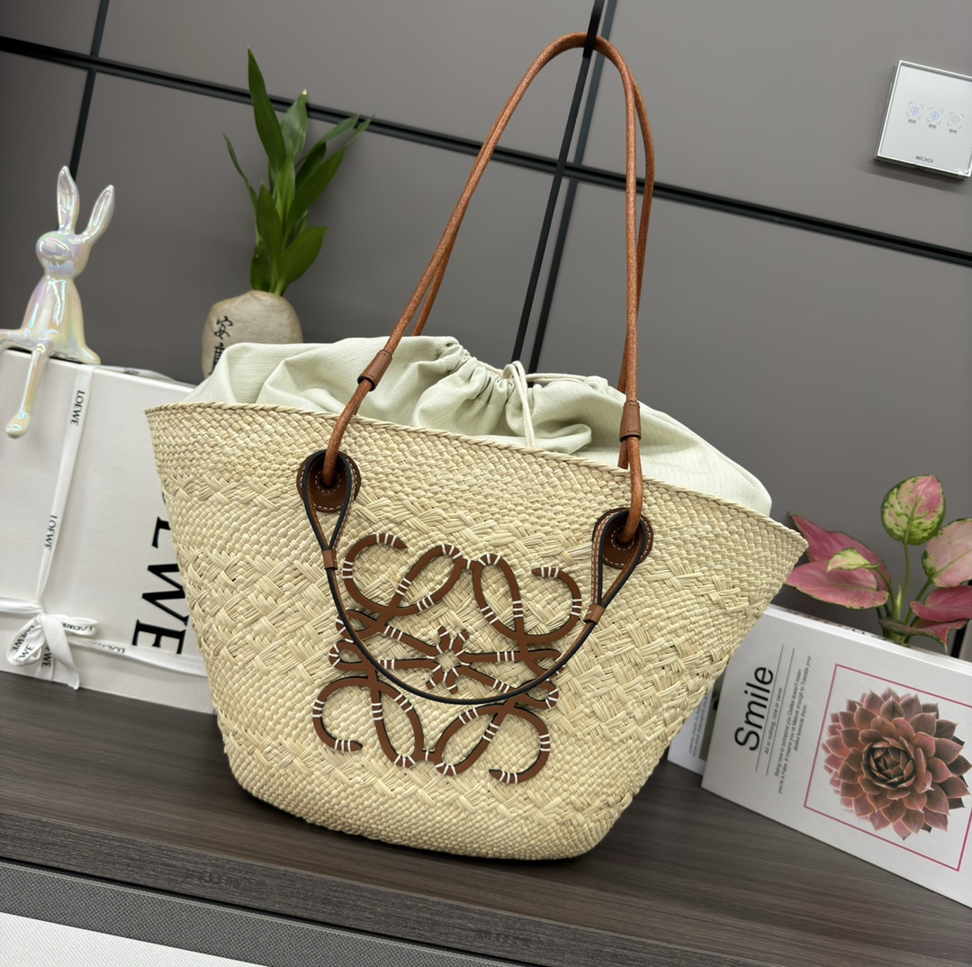 新作通販 超美品 ロエベ アナグラム バスケットバッグ