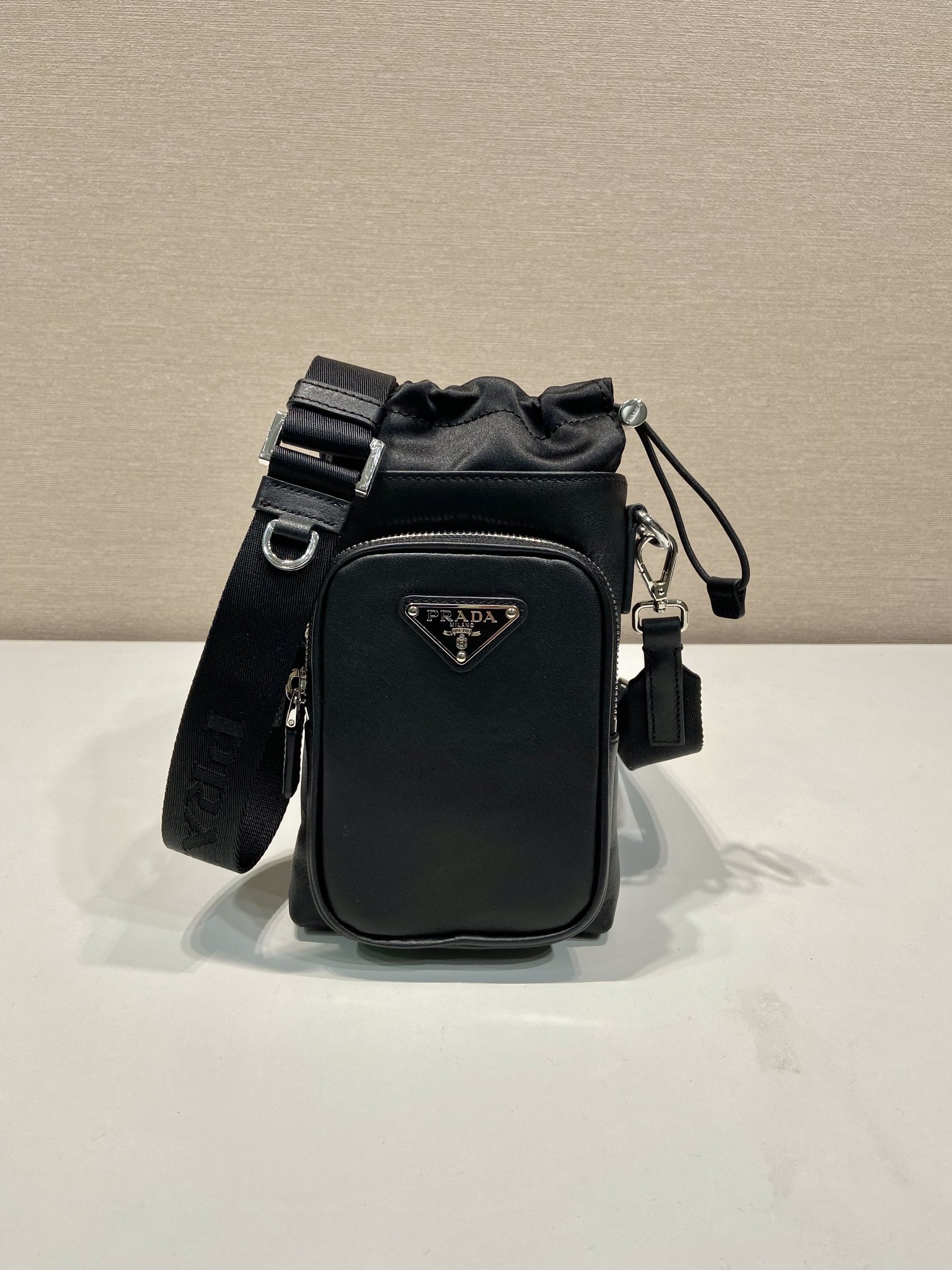 新作通販 超美品 プラダ 鞄 斜め挂けバッグ ポシェット
