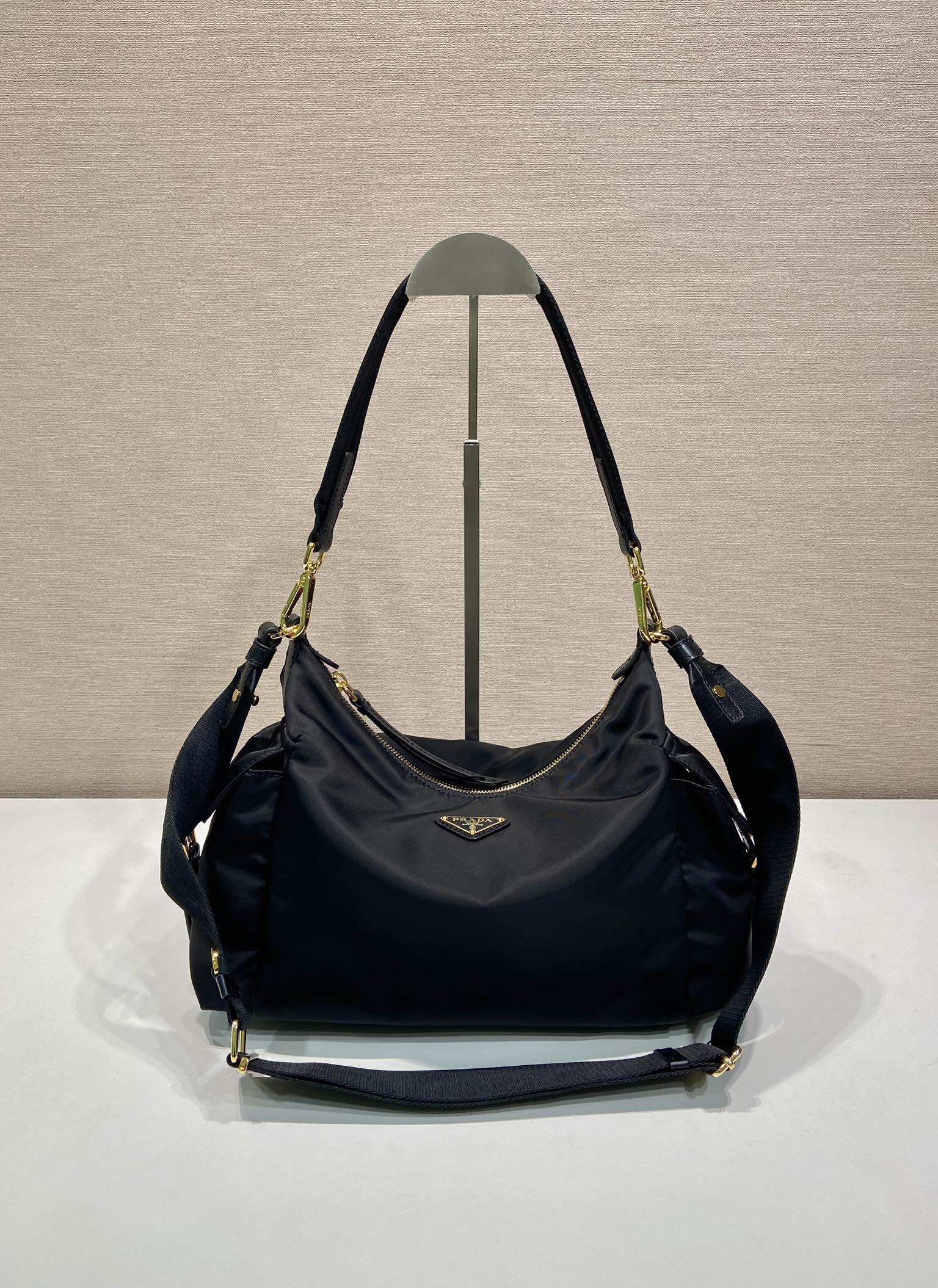 新作通販 超美品 プラダ Re-Nylon 2WAYボストンバッグ