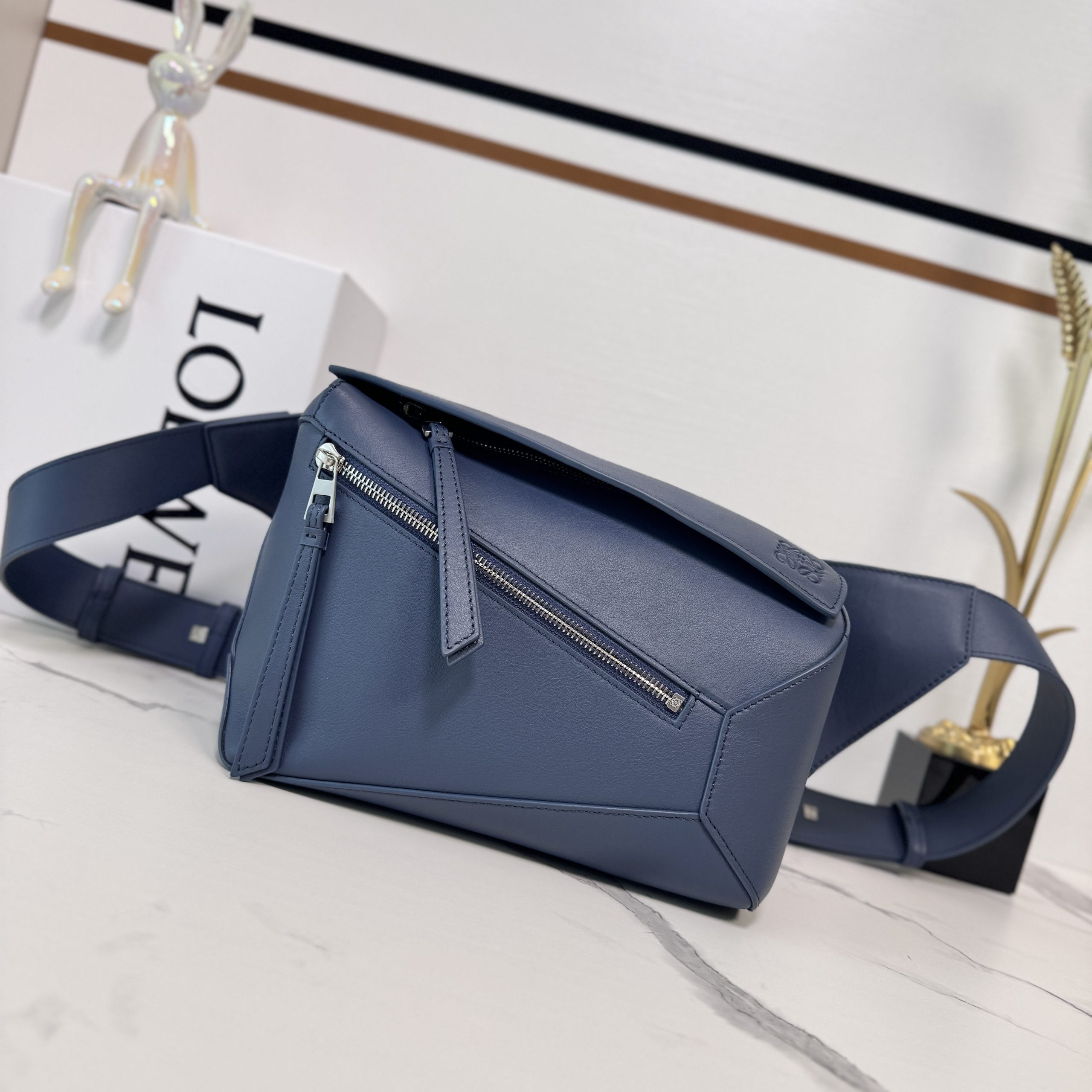 新作通販 超美品 ロエベ 鞄 スモール ウエストバッグ