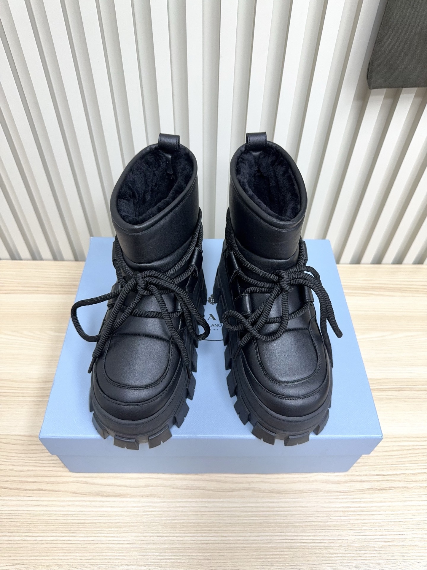 新作靴 プラダ スノーブーツ 防寒 防滑 安い レディース