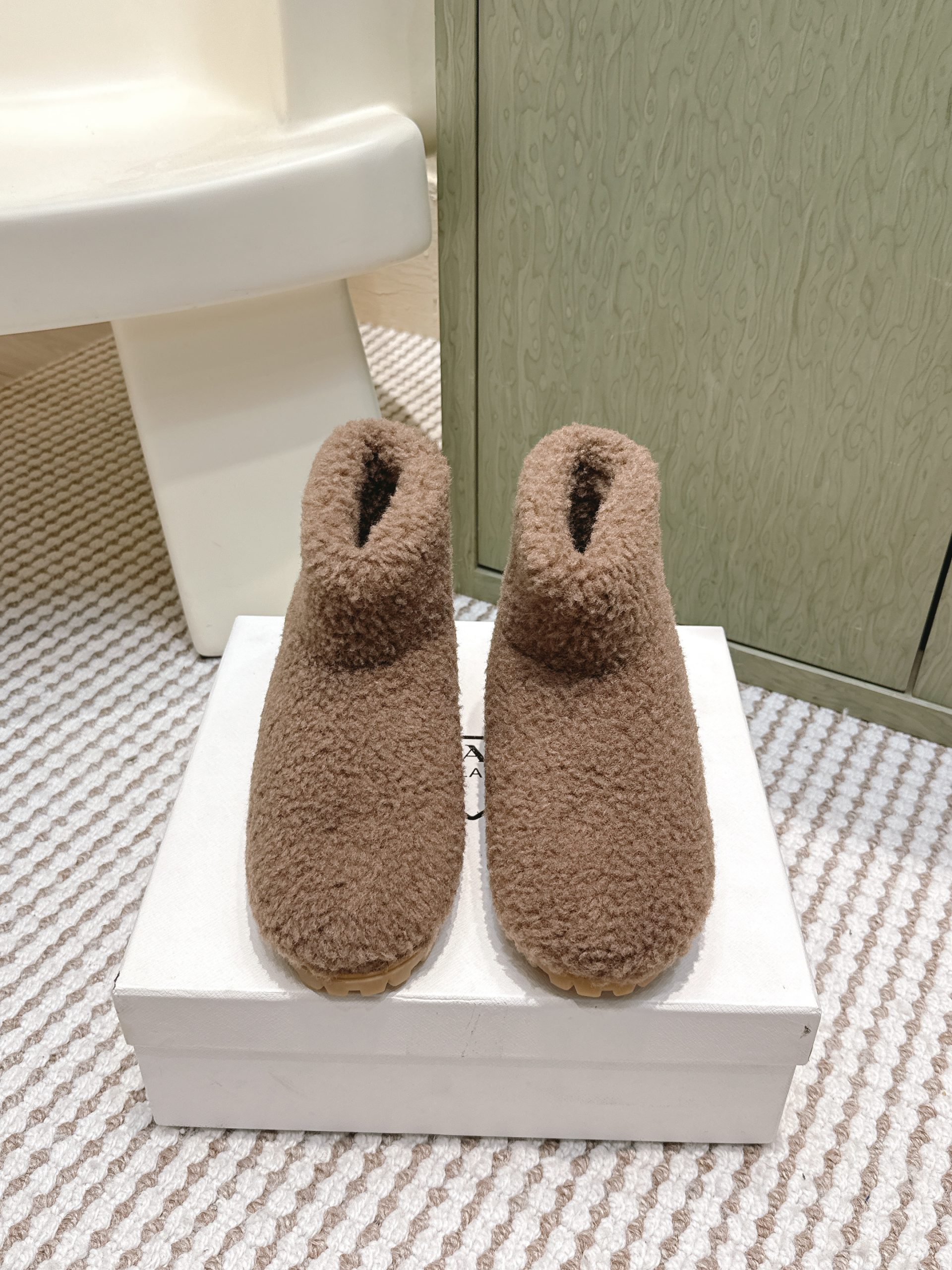 ☆美品☆ プラダ 暖か靴 安い 滑らな ブーツ レディース