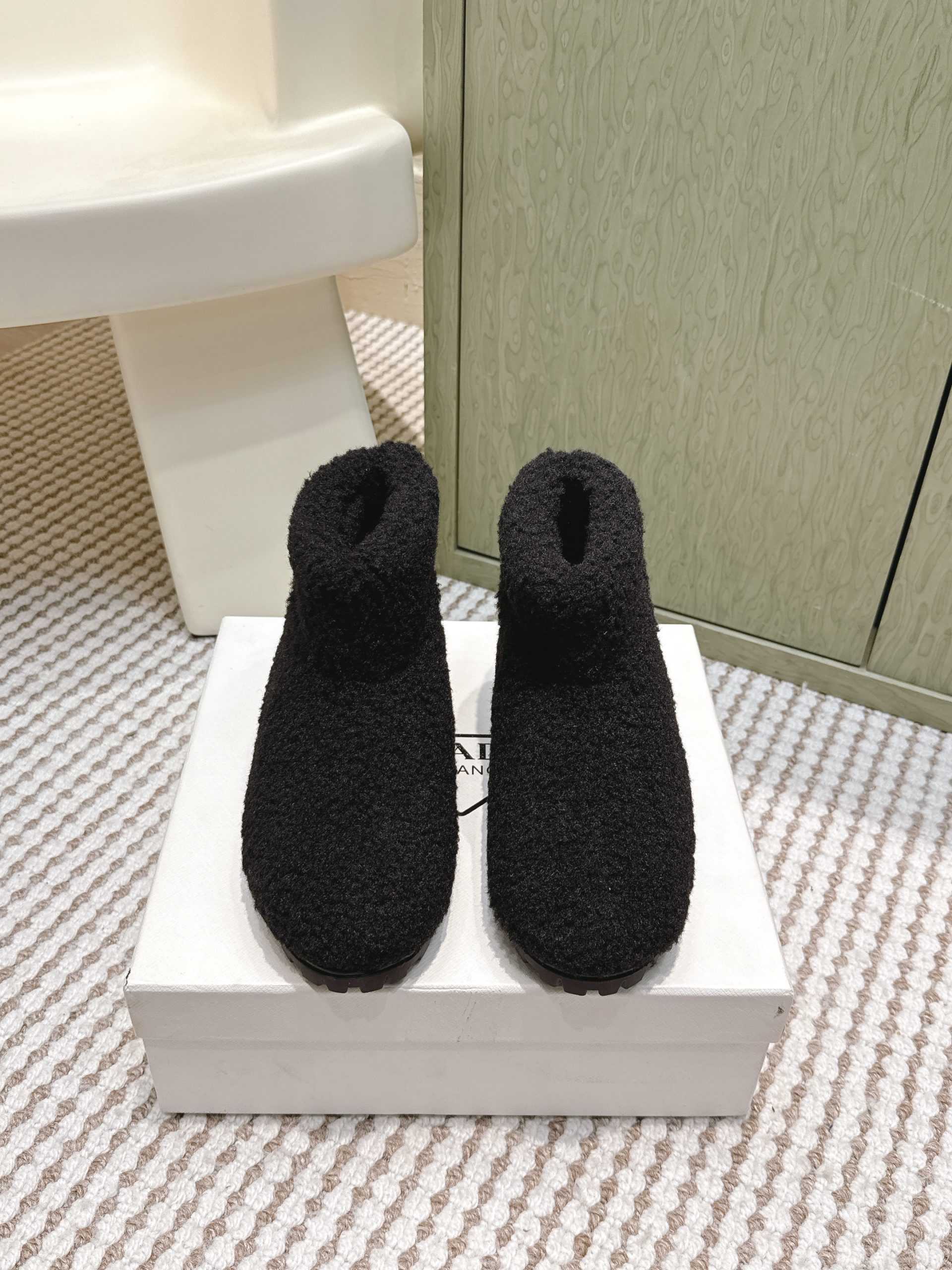 ☆美品☆ プラダ 暖か靴 安い 滑らな ブーツ レディース