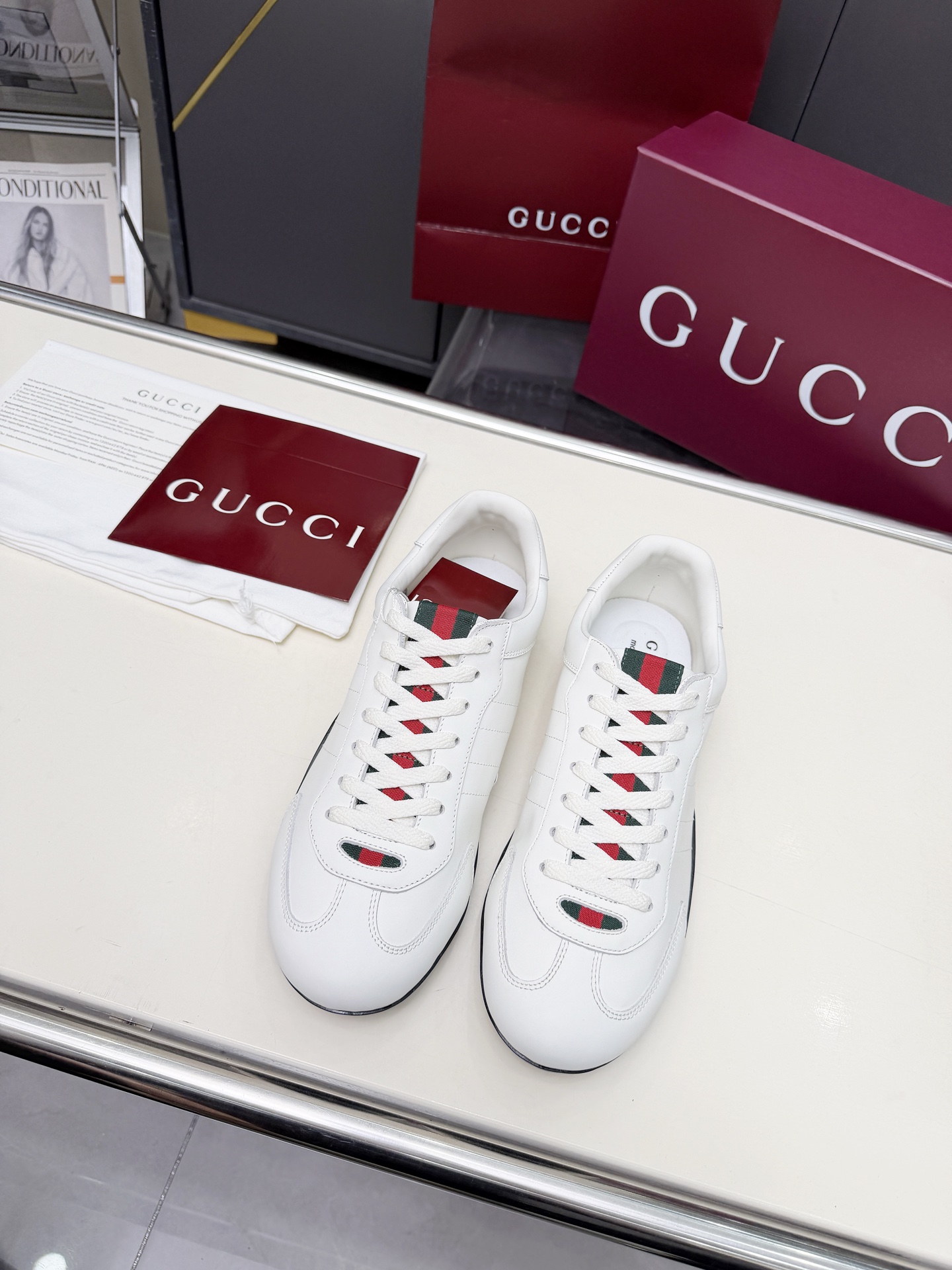 新着アイテム 靴 グッチ スニーカー/レースアップ 男女兼着