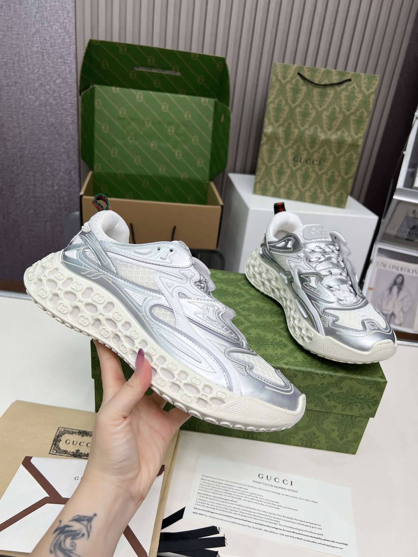 靴 グッチ スニーカー/レースアップ メンズ