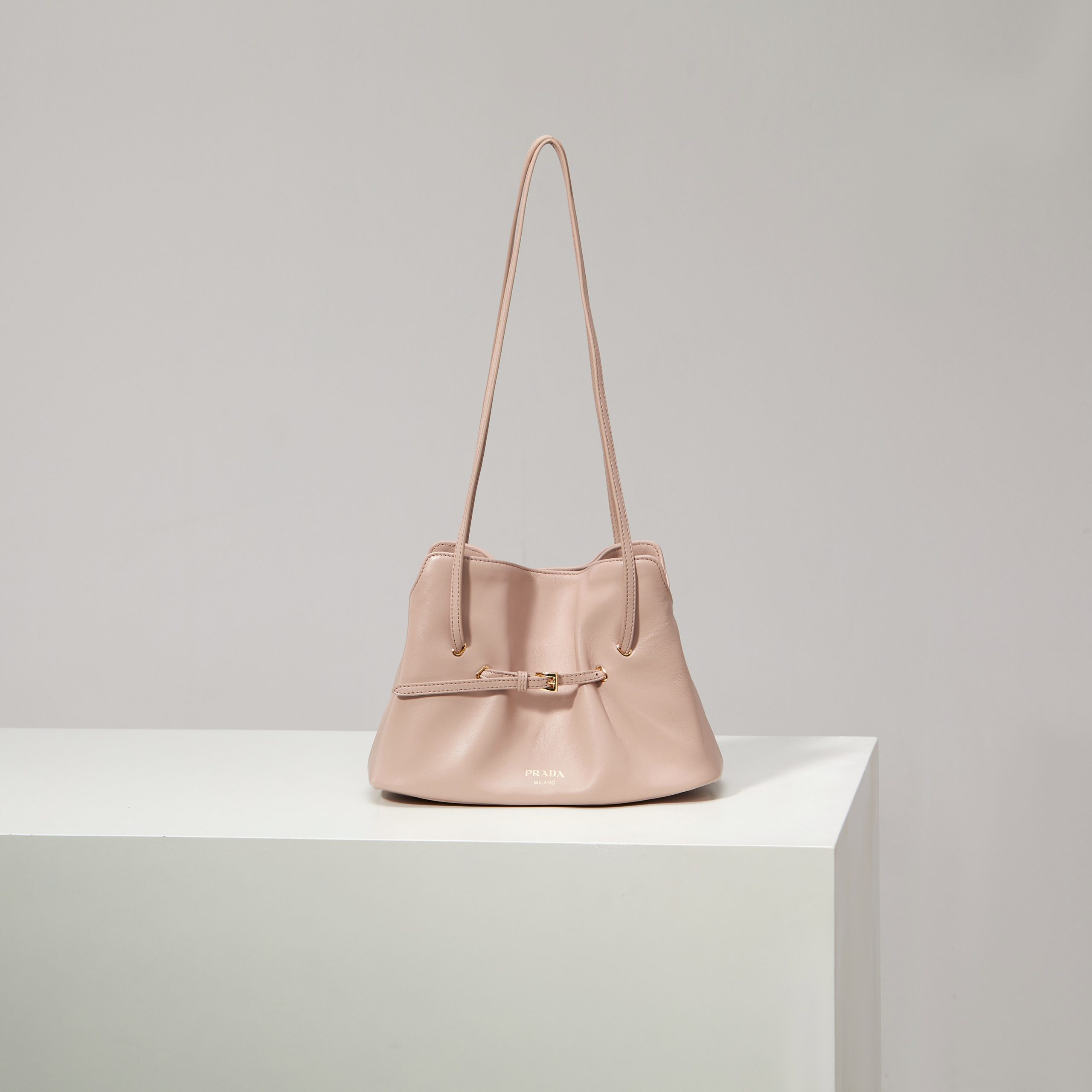 BAG プラダ バッグ 鞄 カバン ショルダーバッグ 2511