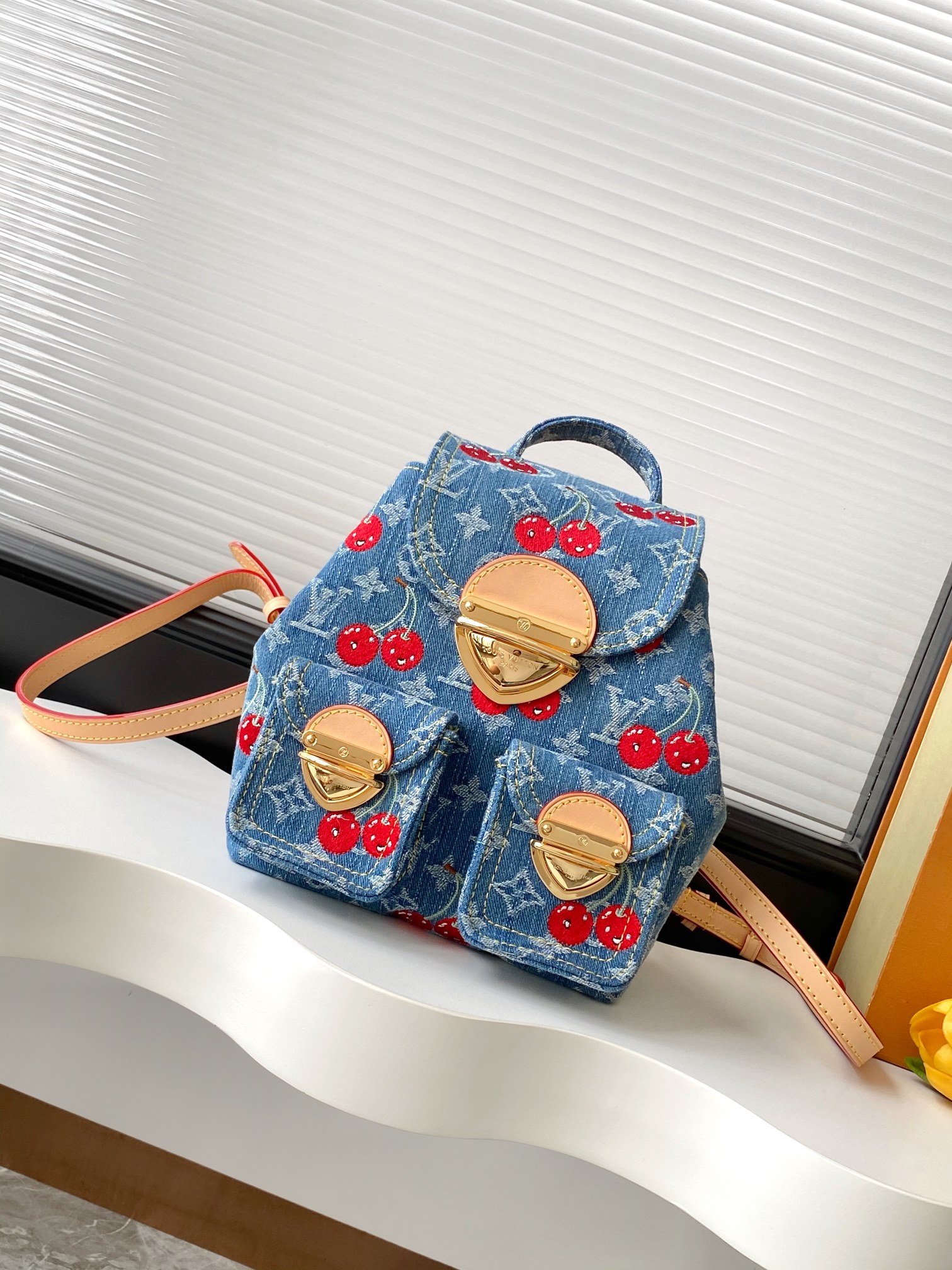 BAG ルイヴィトン× TM リュックサッ? ヴェニス モノグラム チェリー ミニ