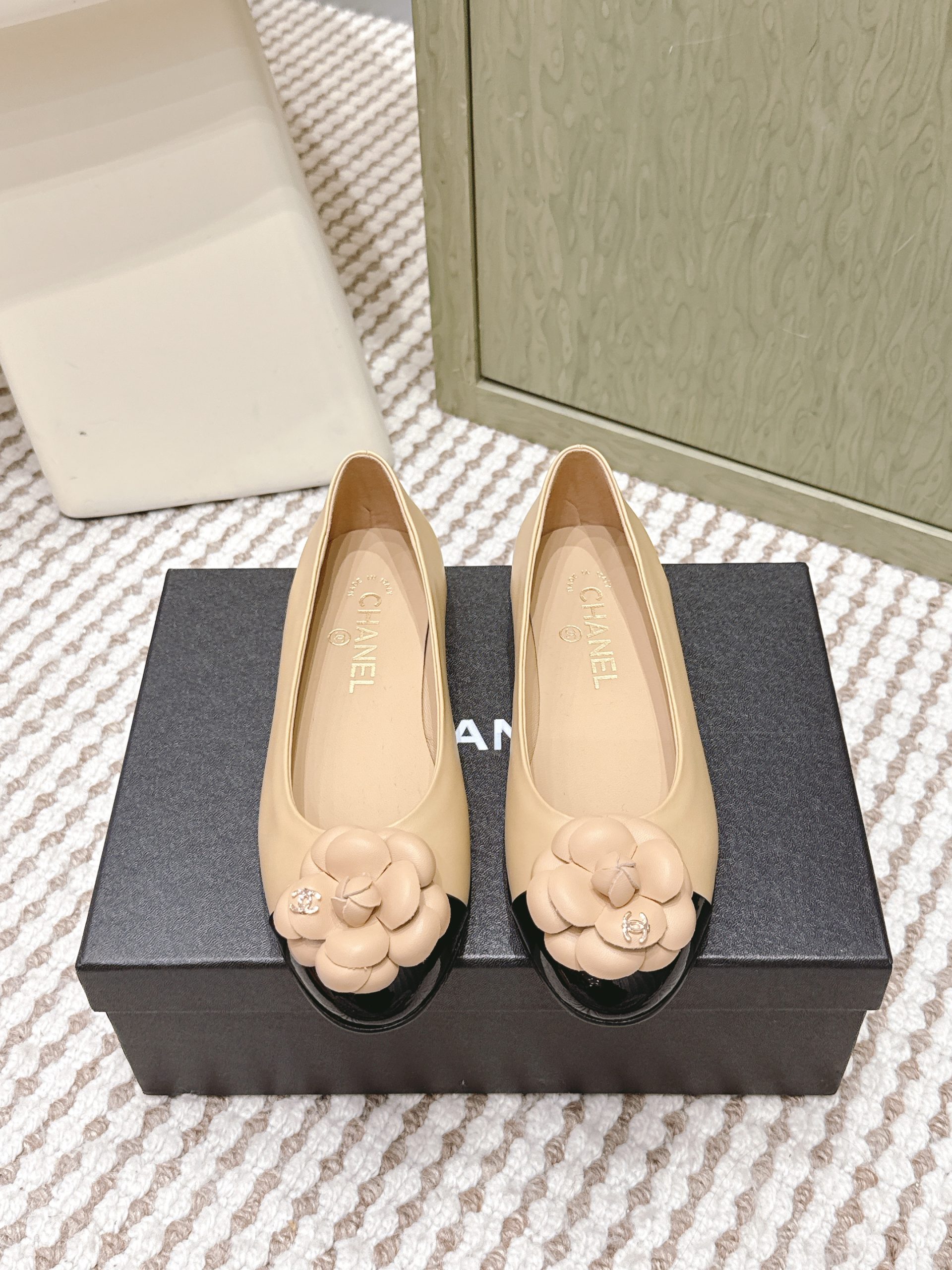 靴 シャネル Shoes フラットシューズ レディース