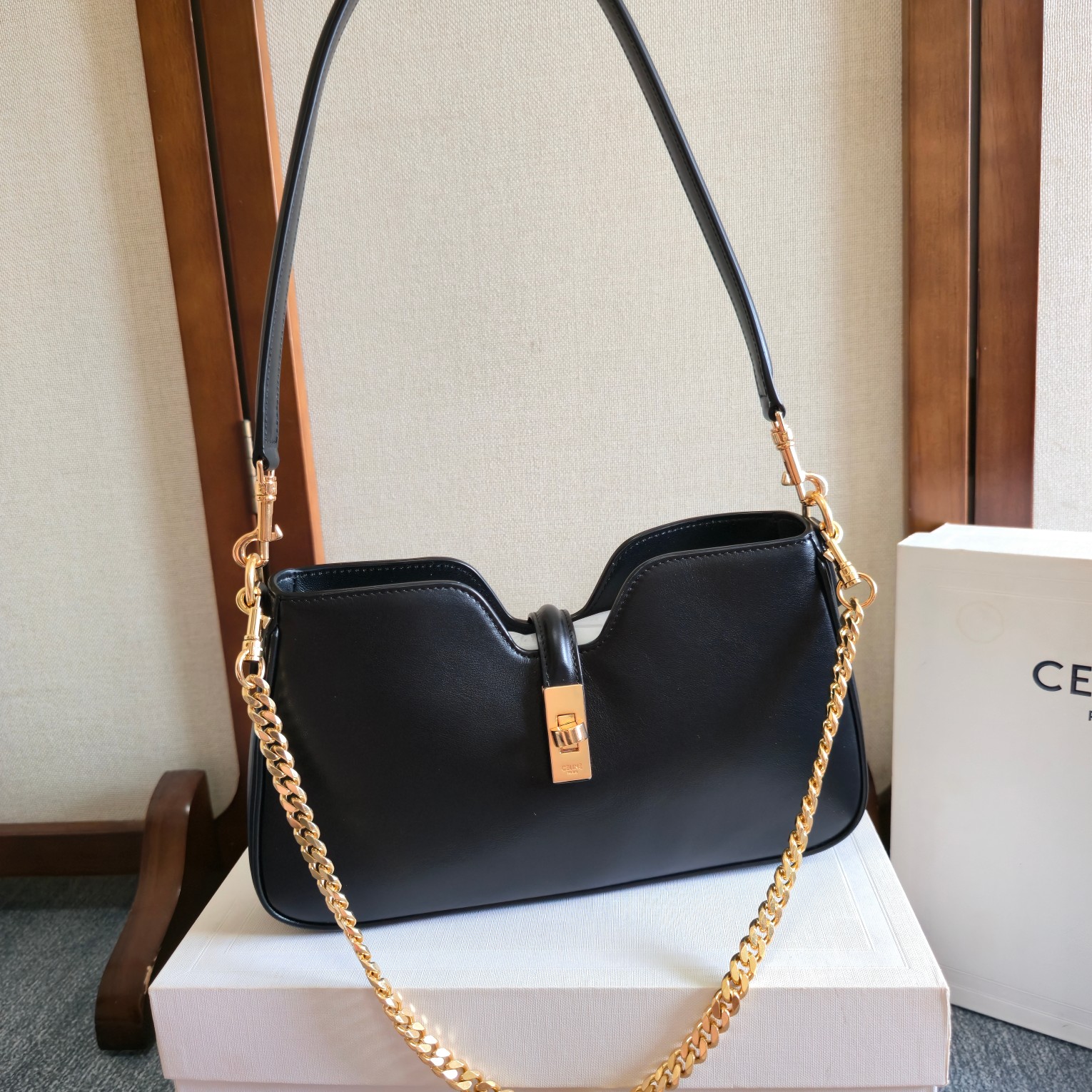 セリーヌ ショルダーバッグ 肩掛けバッグHobo bag 2511