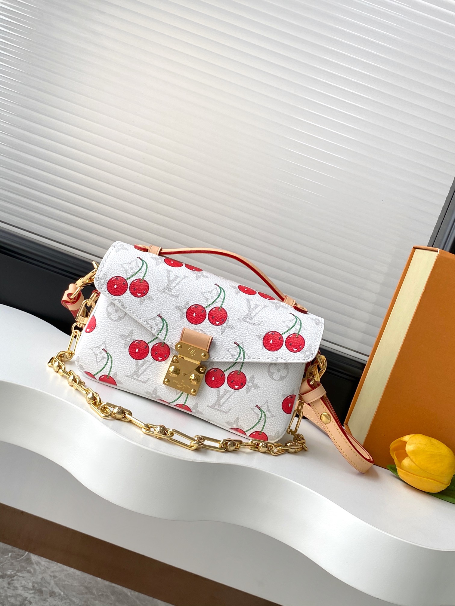 BAG ルイヴィトン pochette meits east west ショルダーバッグ