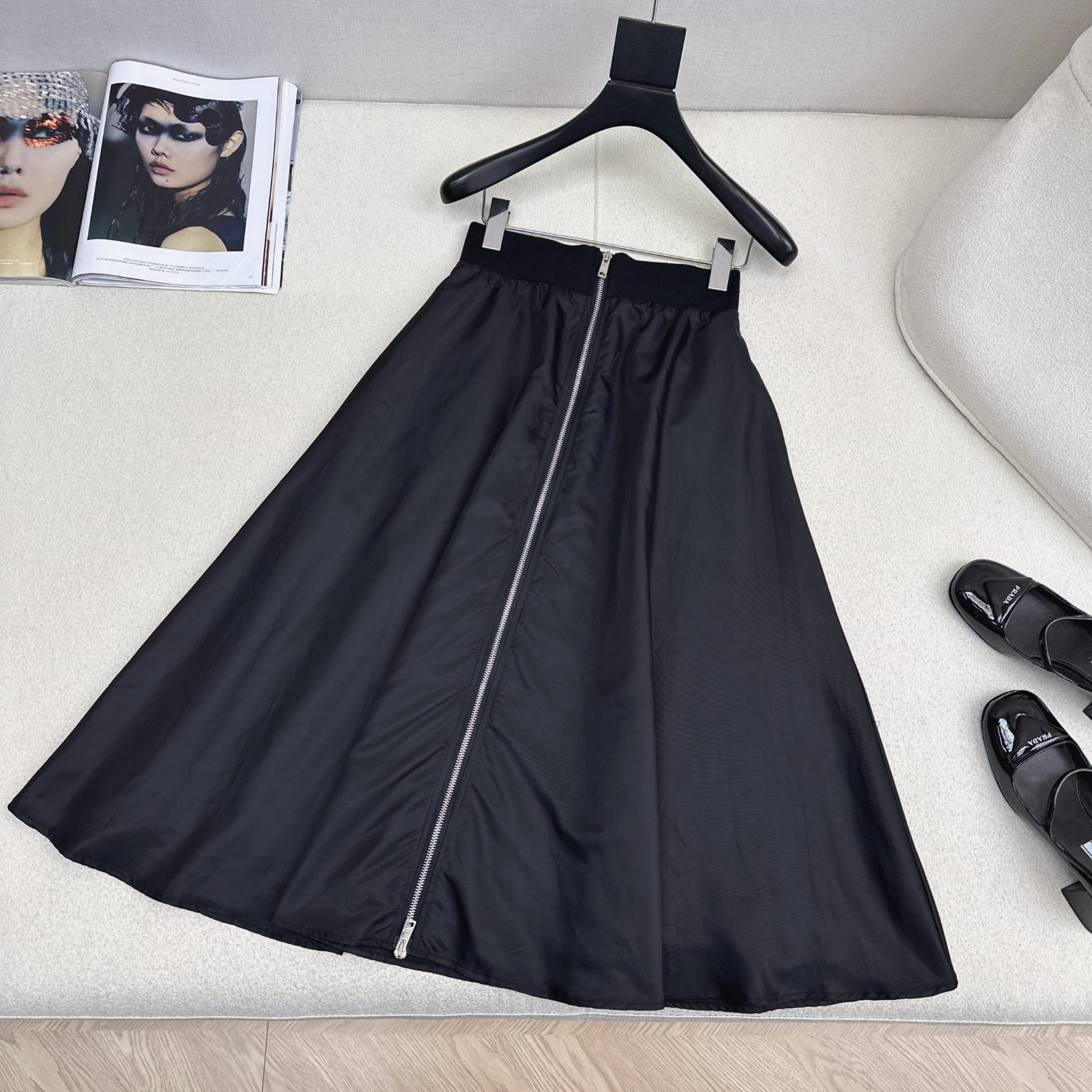 新作続々入荷中! 女性プラダ ロングスカート