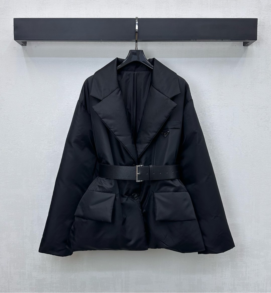 新作続々入荷中! 女性プラダ ダウンジャケットジャケット