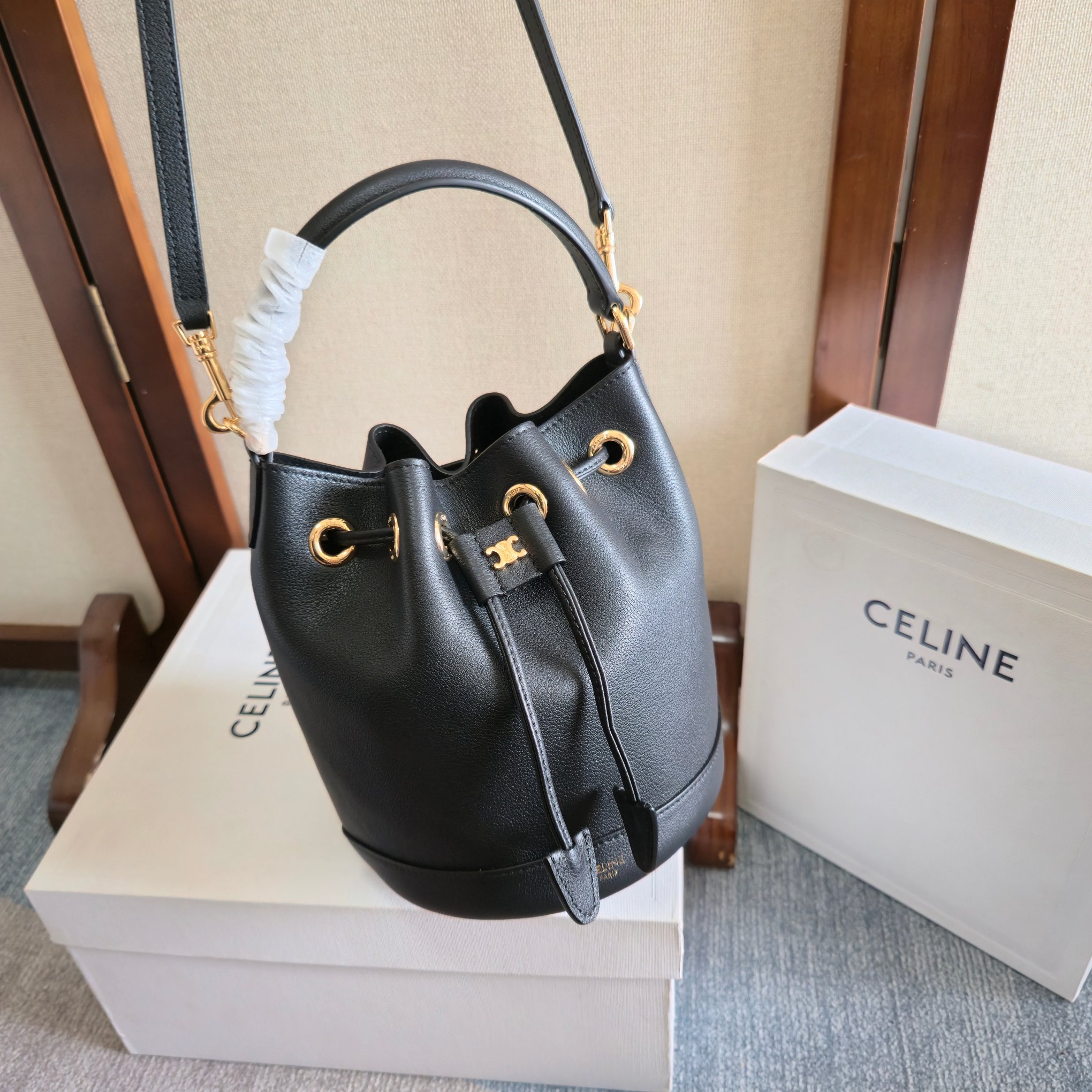 セリーヌ ハンドバッグ Teen Bucket Clara ティーンバケット 2511