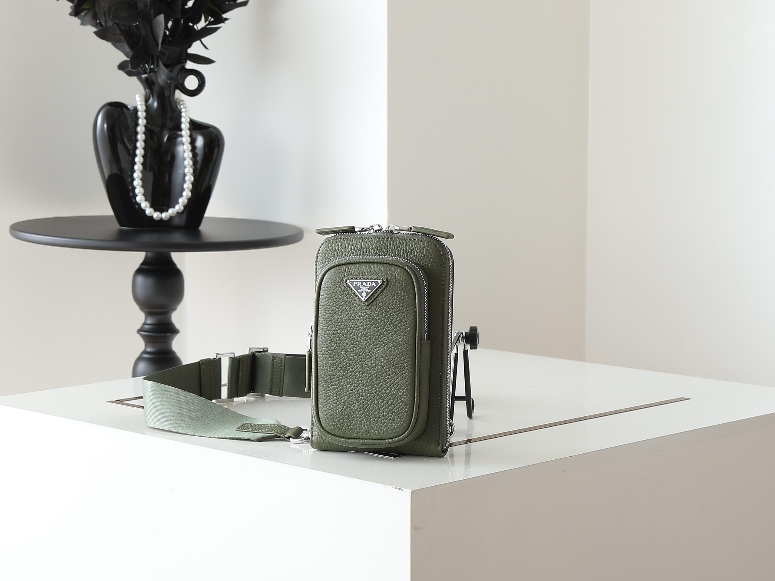 BAG プラダ バッグ 鞄 カバン ショルダーバッグ 2511