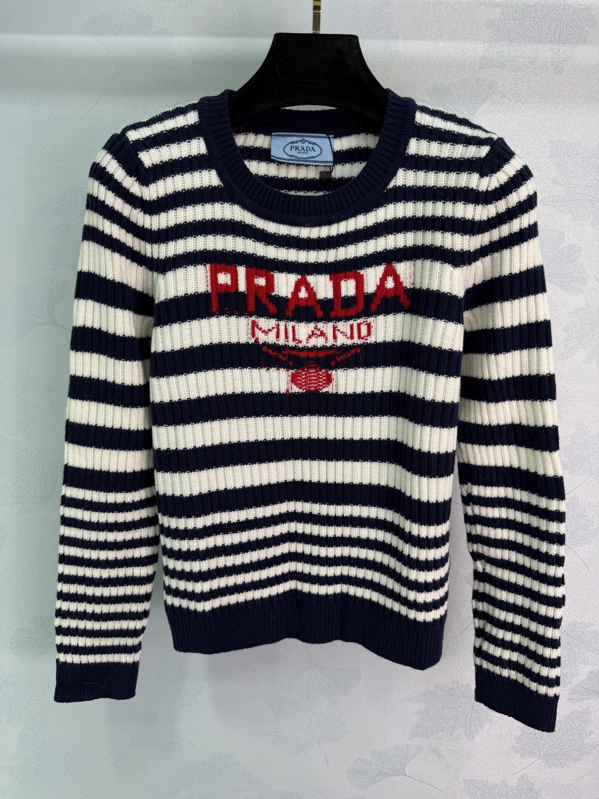 新作続々入荷中! 女性プラダ セーター トップス