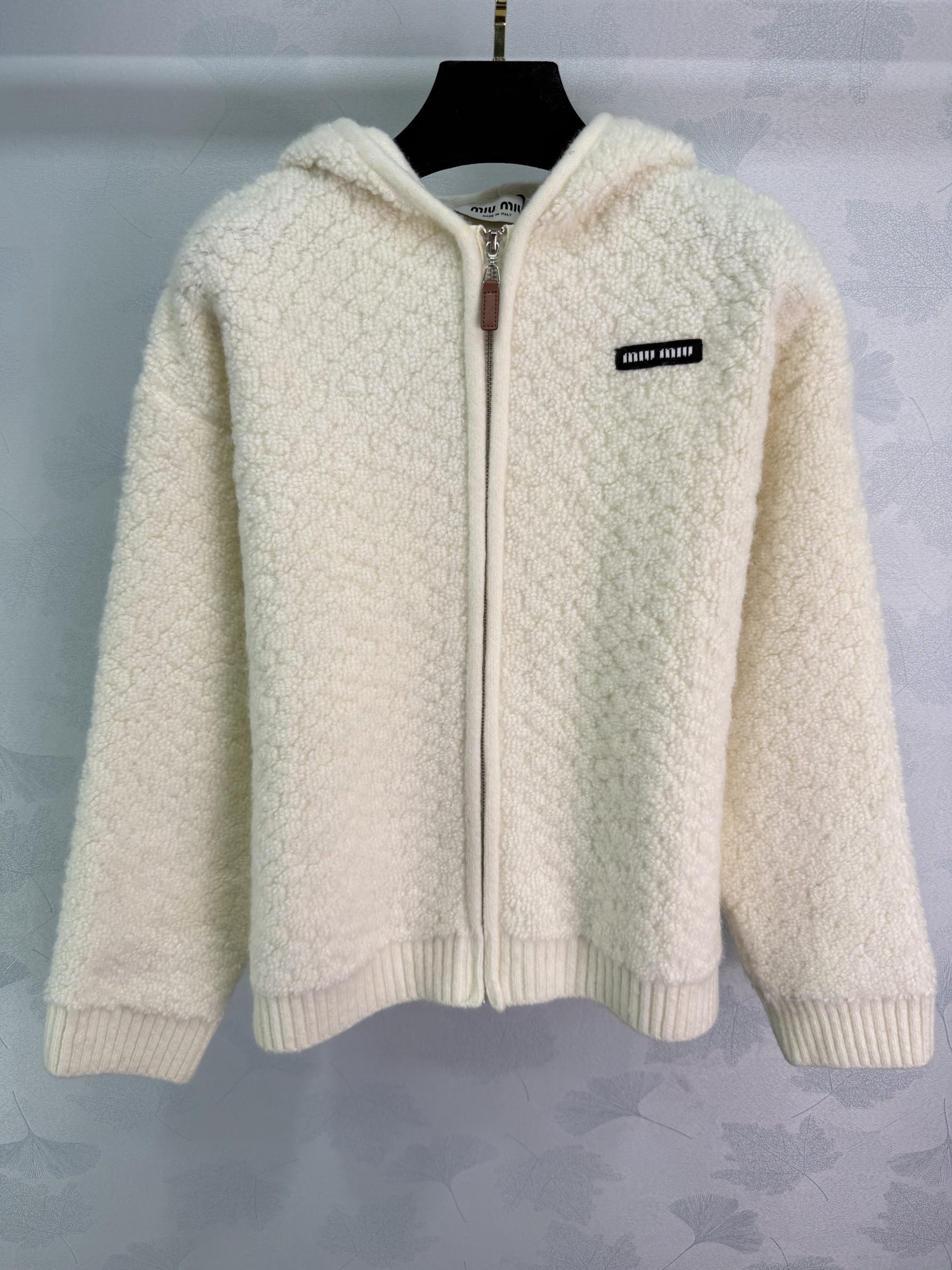 25SS秋冬 女性ミュウミュウ トップス/アウター