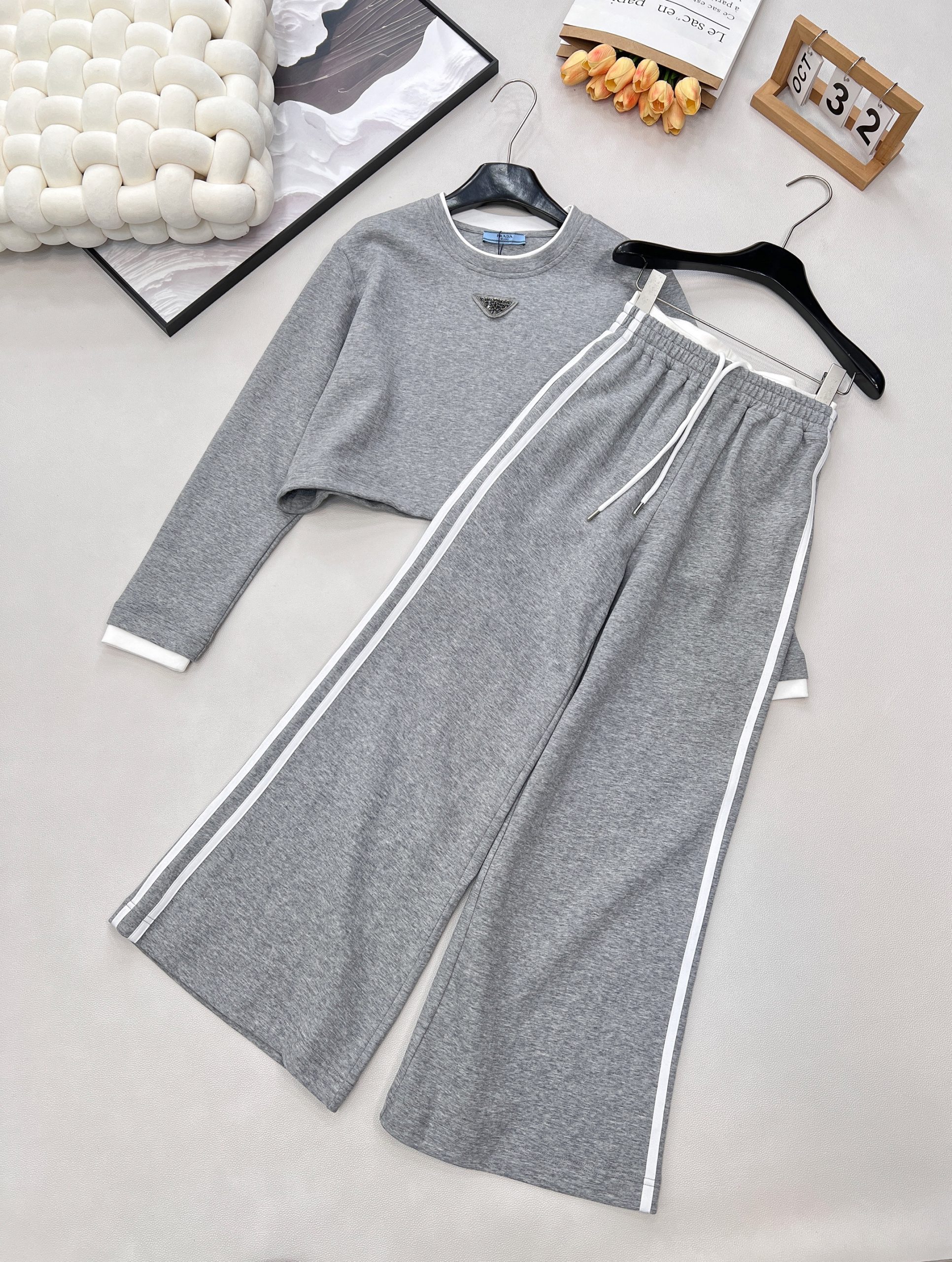 新作続々入荷中! 女性プラダ 上下服 セットアップ