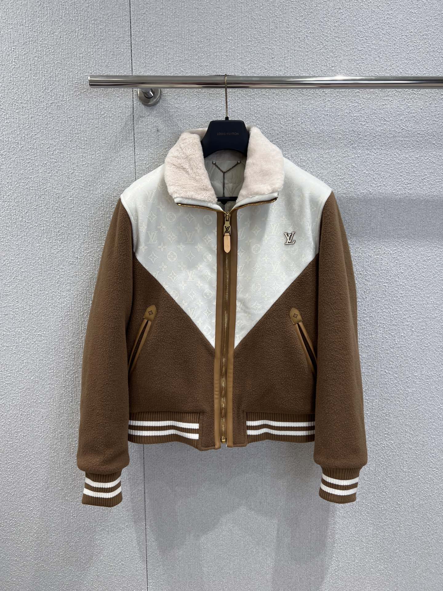 25SS秋冬 女性ルイヴィトン トップス/アウター
