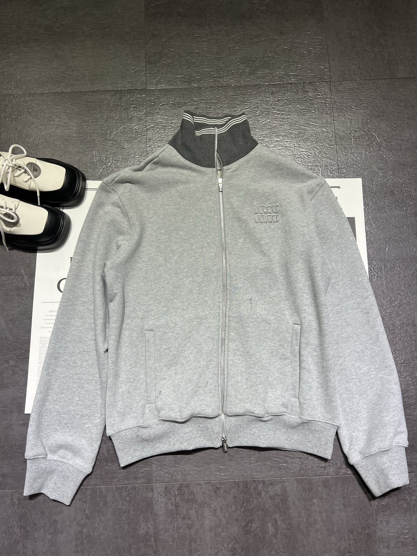 25SS秋冬 女性ミュウミュウ トップス/アウター