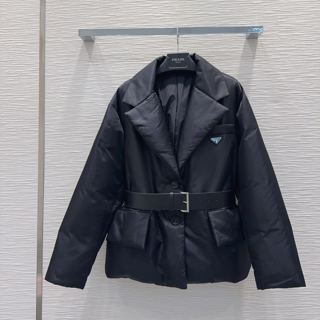 新作続々入荷中! 女性プラダ ダウンジャケットジャケット