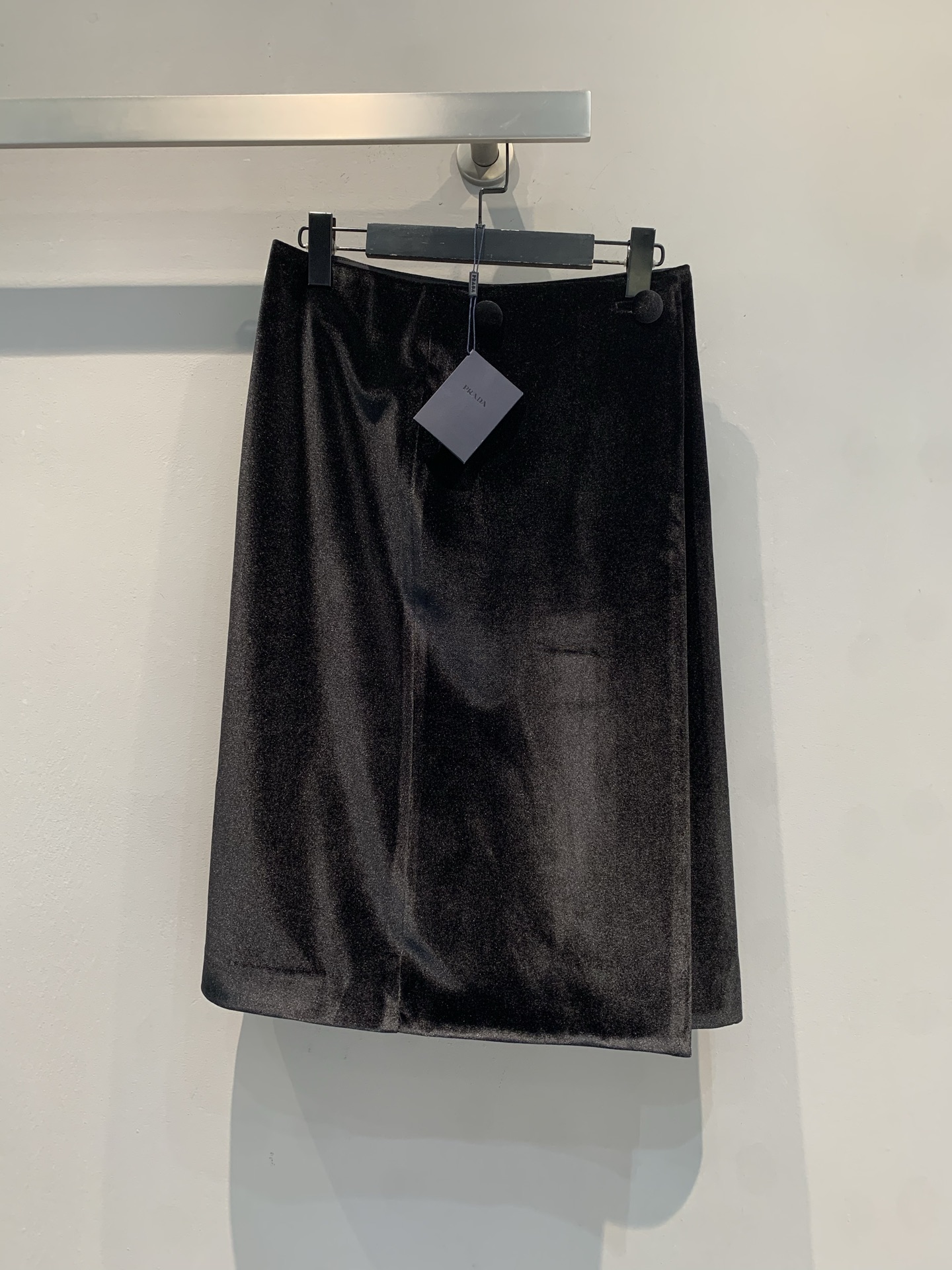 新作続々入荷中! 女性プラダ スカート