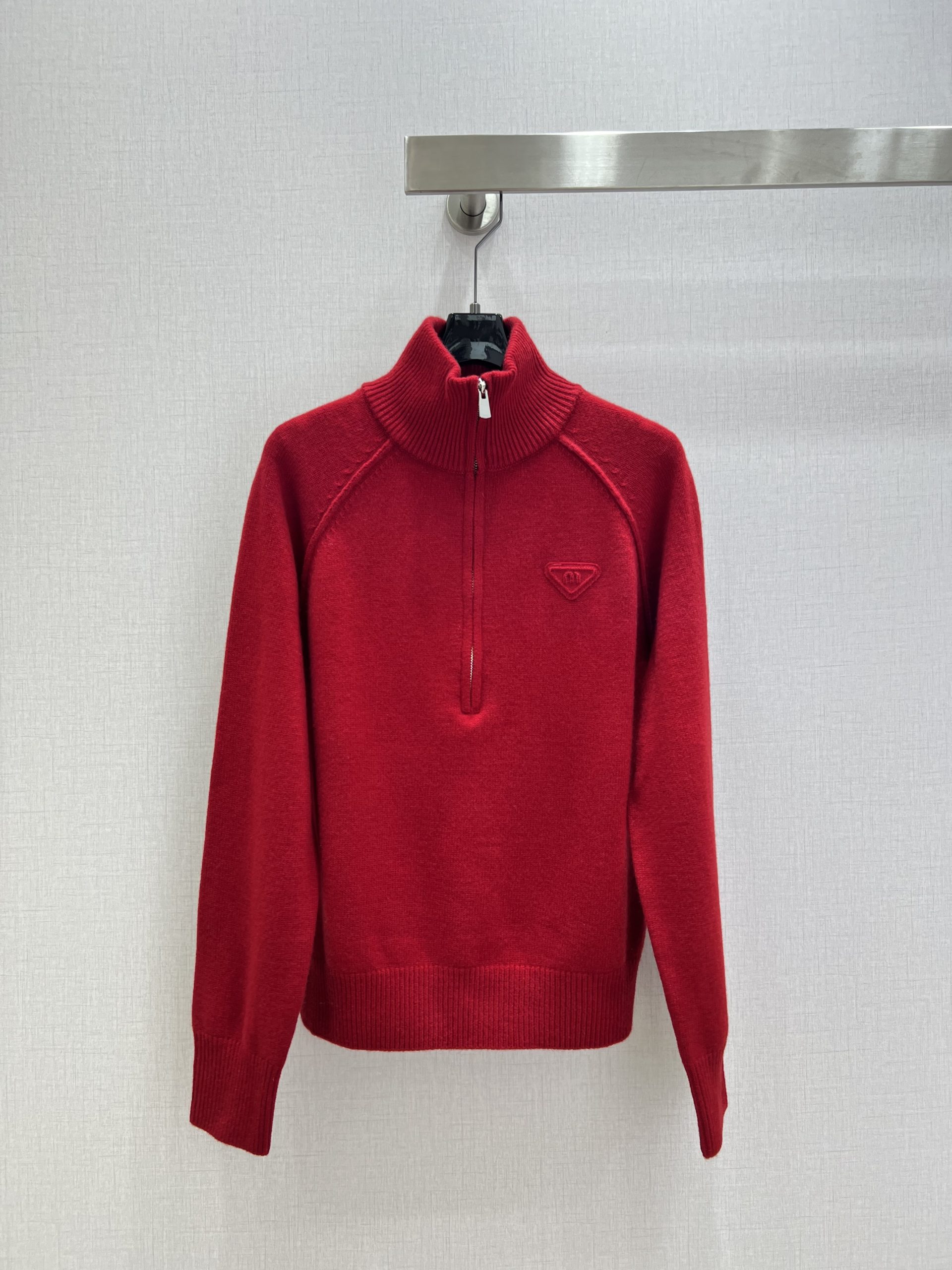 新作続々入荷中! 女性プラダ セーター トップス