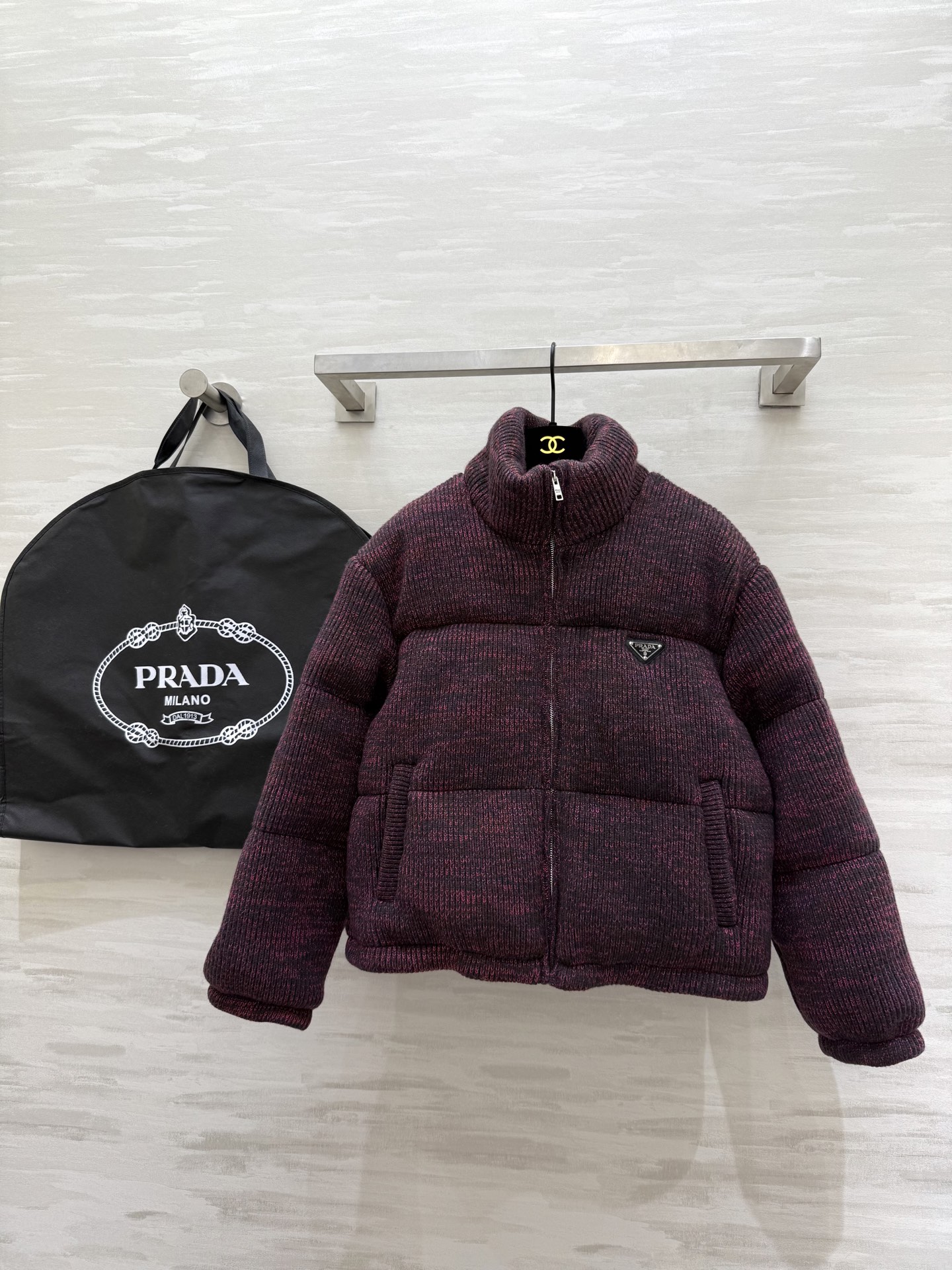 新作続々入荷中! 女性プラダ ダウンジャケットジャケット