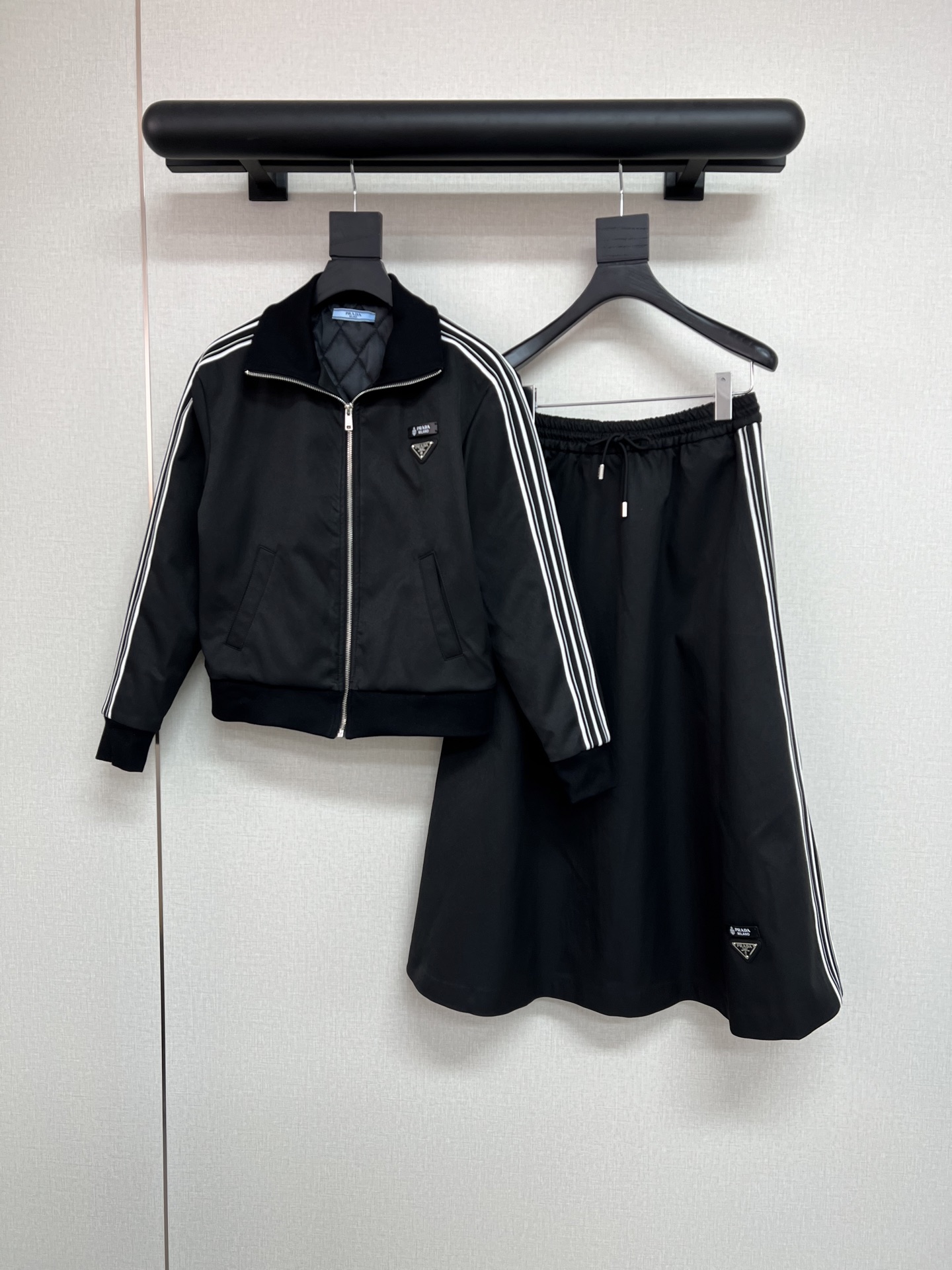 新作続々入荷中! 女性プラダ 上下服 セットアップ