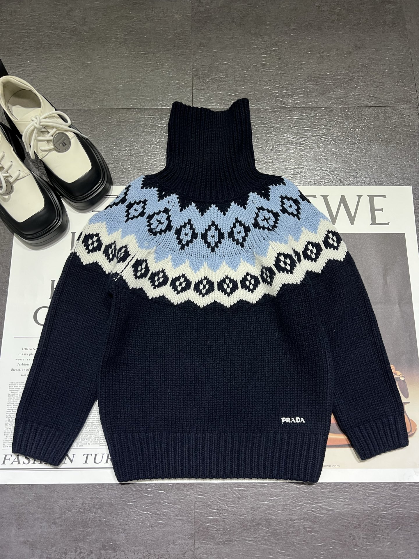 新作続々入荷中! 女性プラダ セーター トップス
