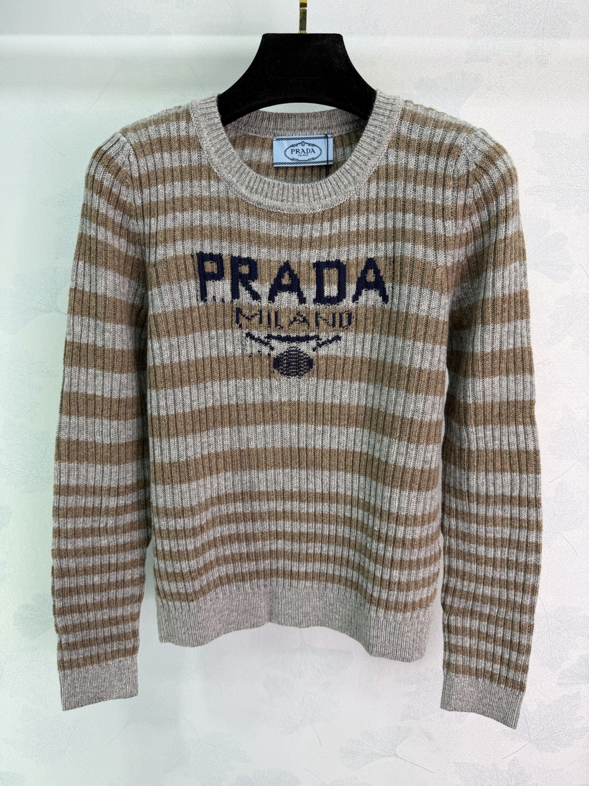 新作続々入荷中! 女性プラダ セーター トップス
