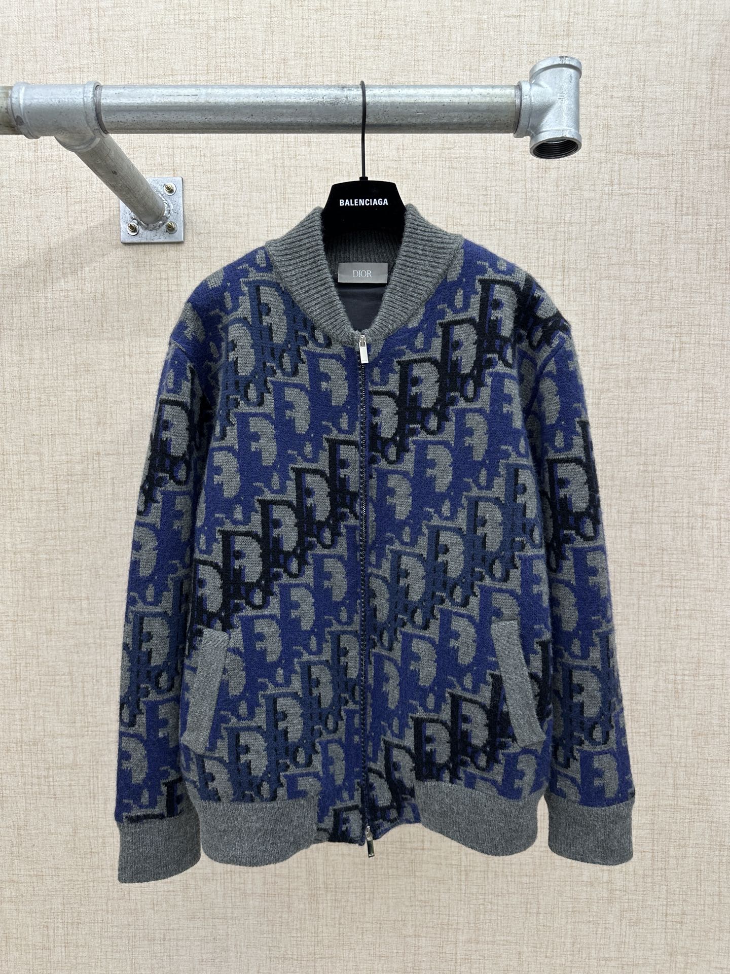 秋冬ファッション服 クリスチャンディオール メリハリ トップス
