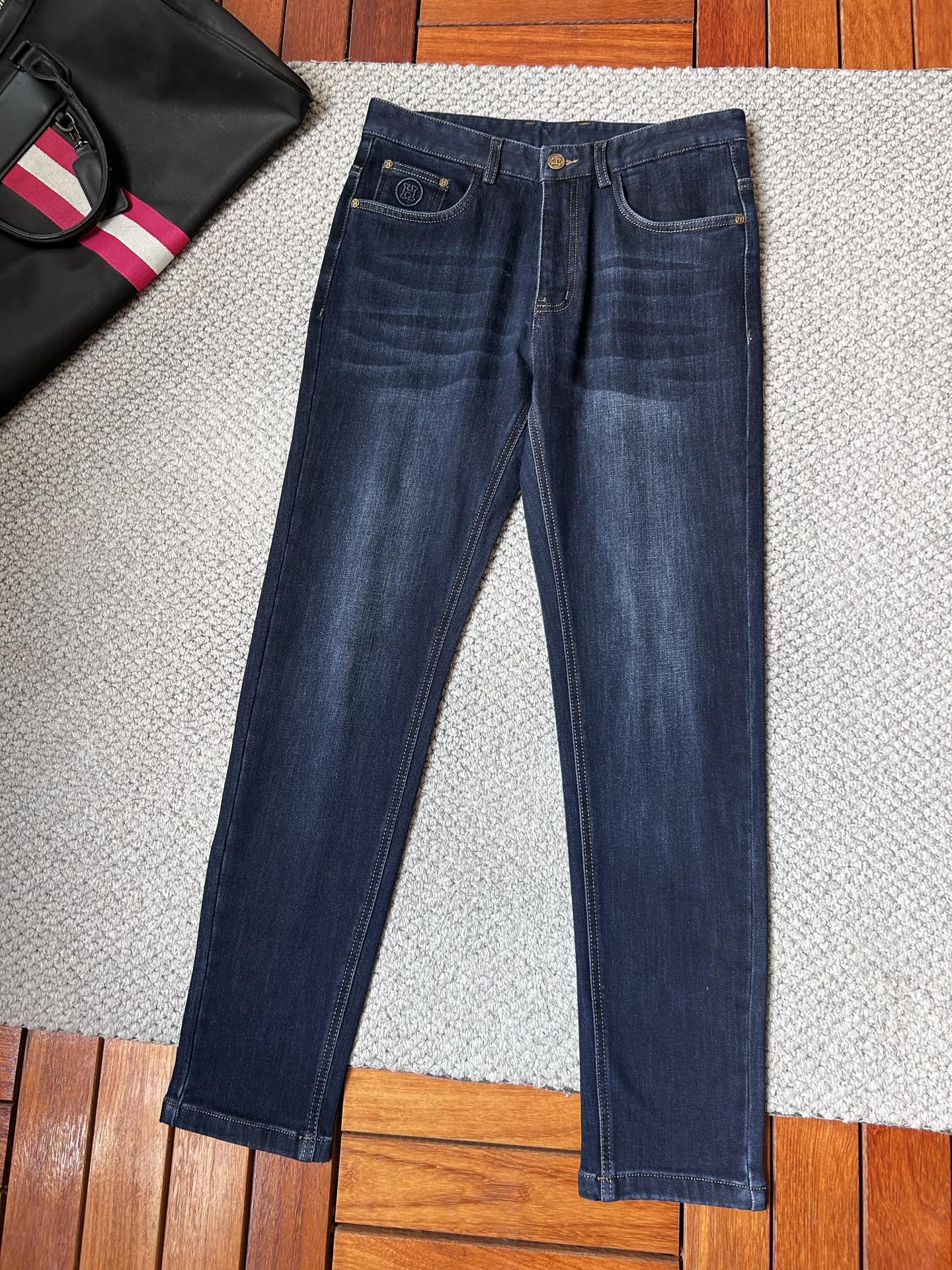 秋冬コーデ 25SSパンツ エルメス デニム ジーンズ