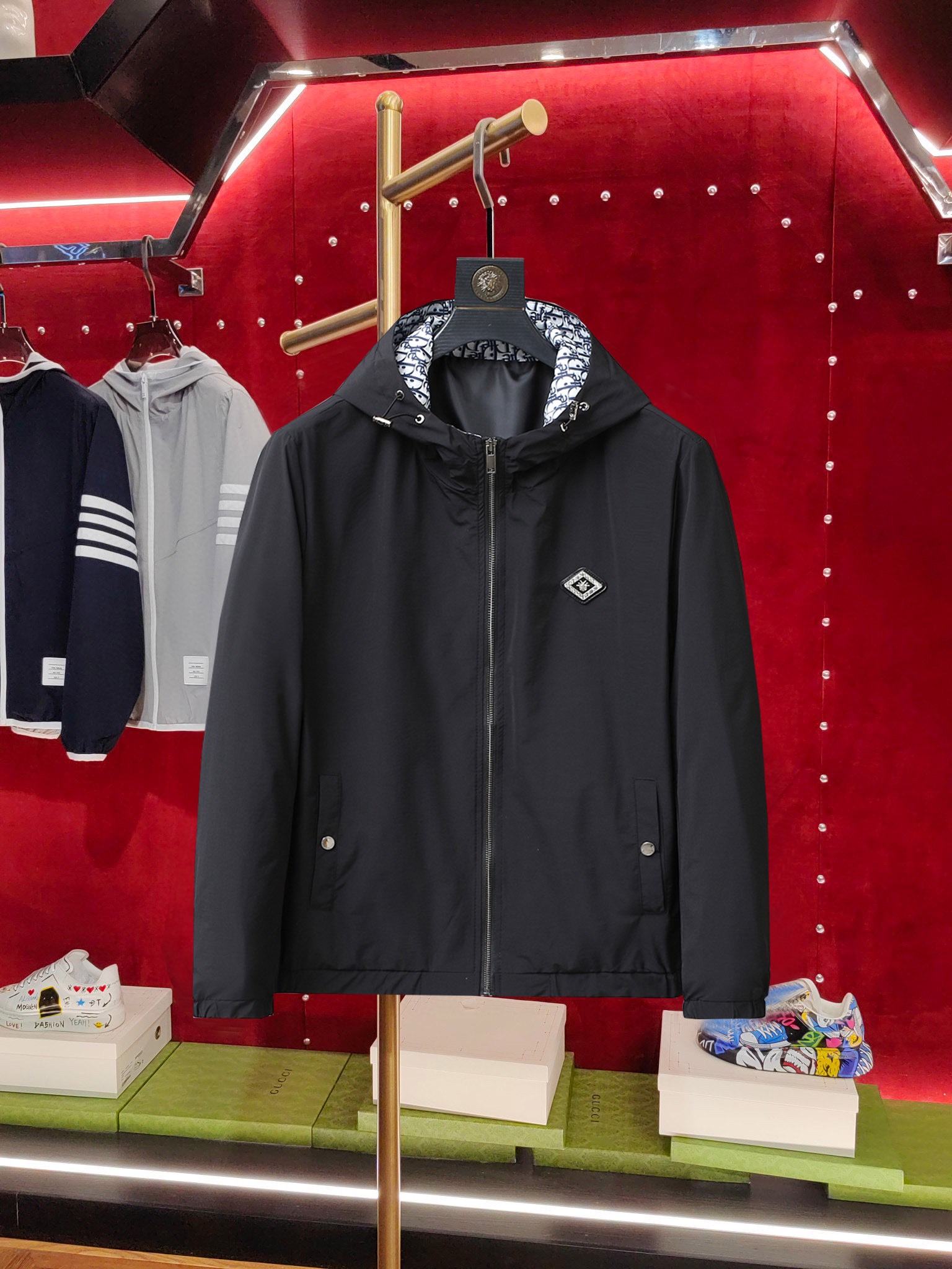 今季の秋冬暖かい服 クリスチャンディオール アウター/トレンチコート