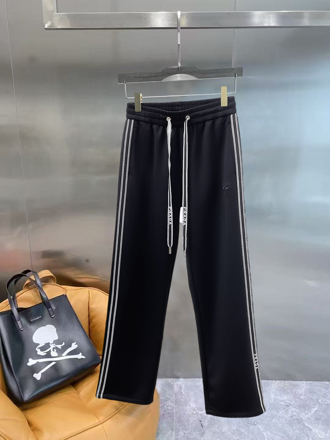 25SS秋冬パンツ 人気プラダ スウェットパンツ