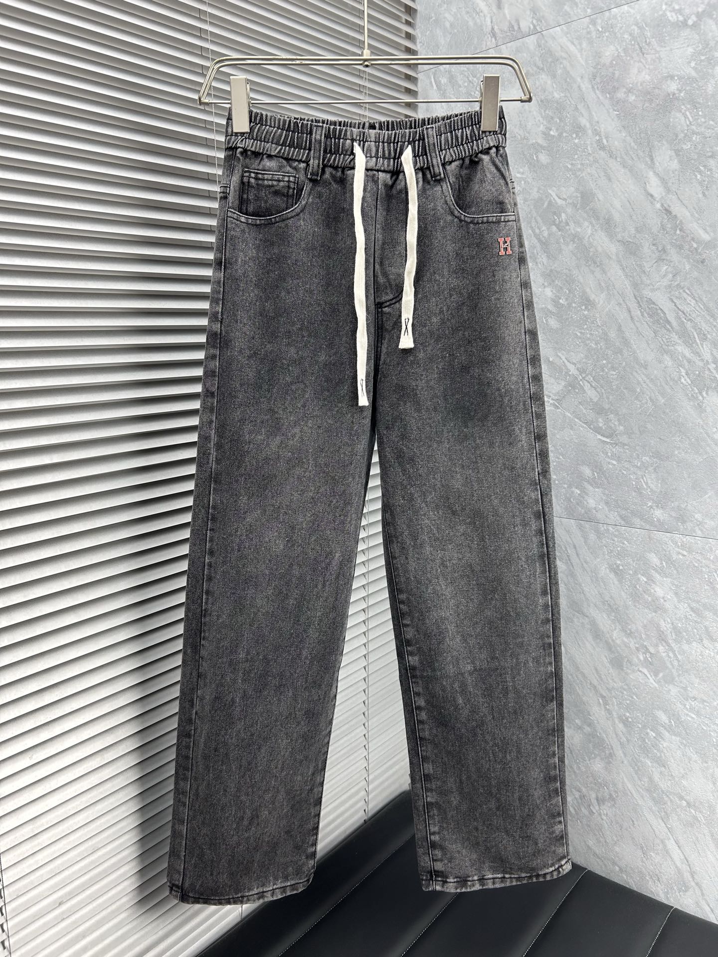 秋冬コーデ 25SSパンツ エルメス デニム ジーンズ