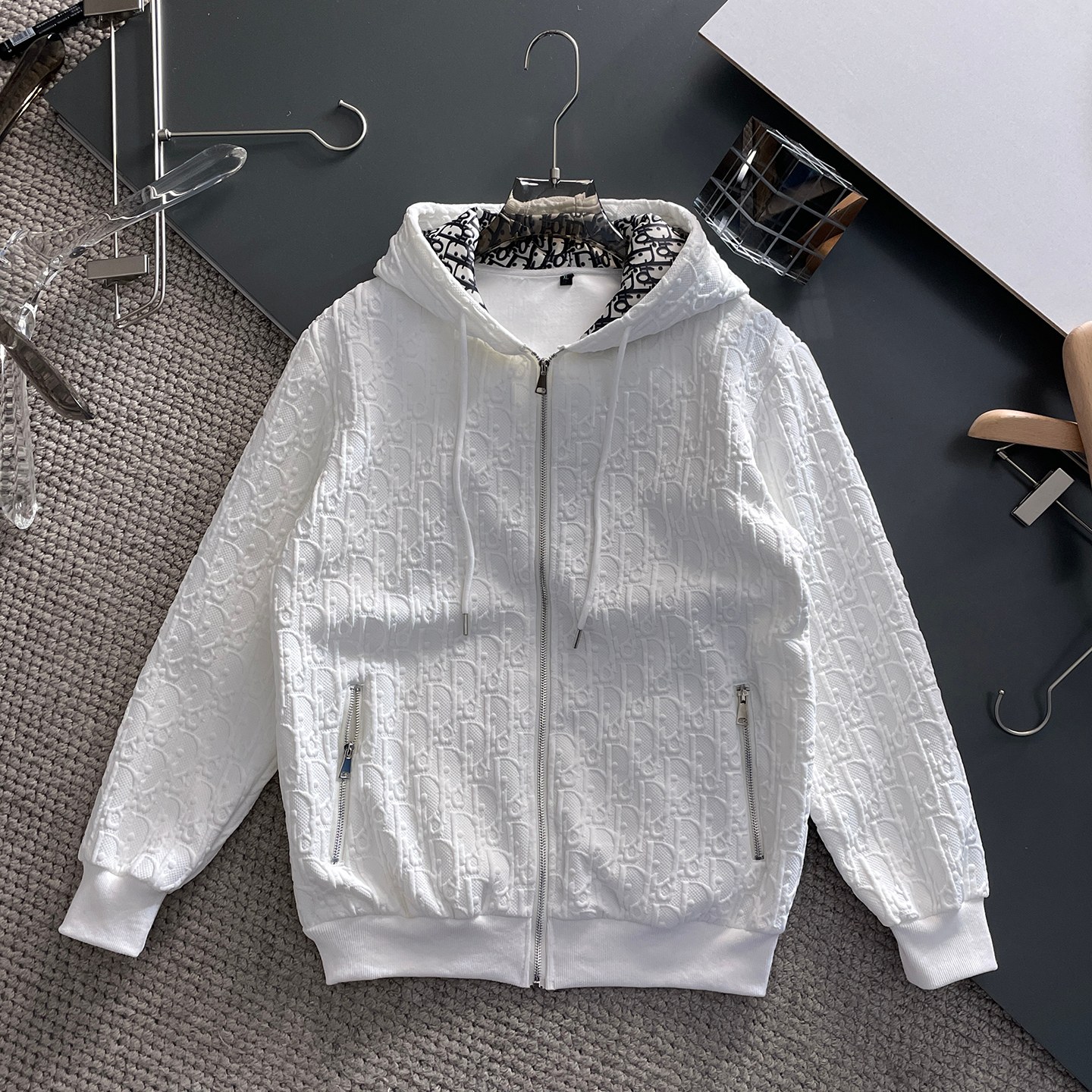 今季の秋冬暖かい服 クリスチャンディオール アウター/トレンチコート