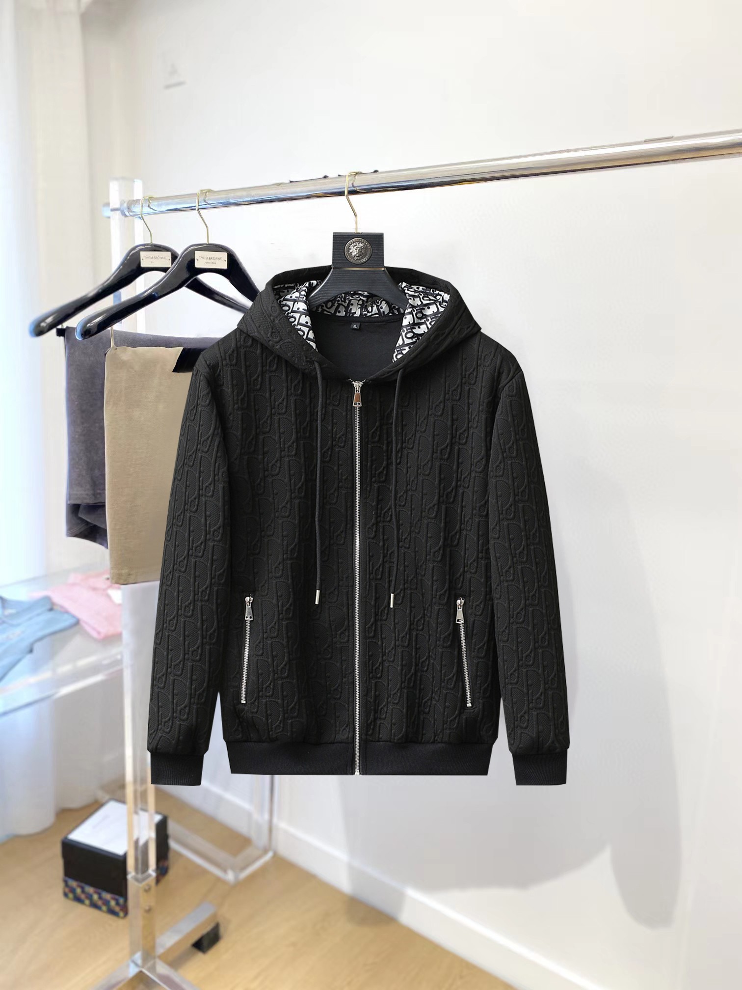 今季の秋冬暖かい服 クリスチャンディオール アウター/トレンチコート